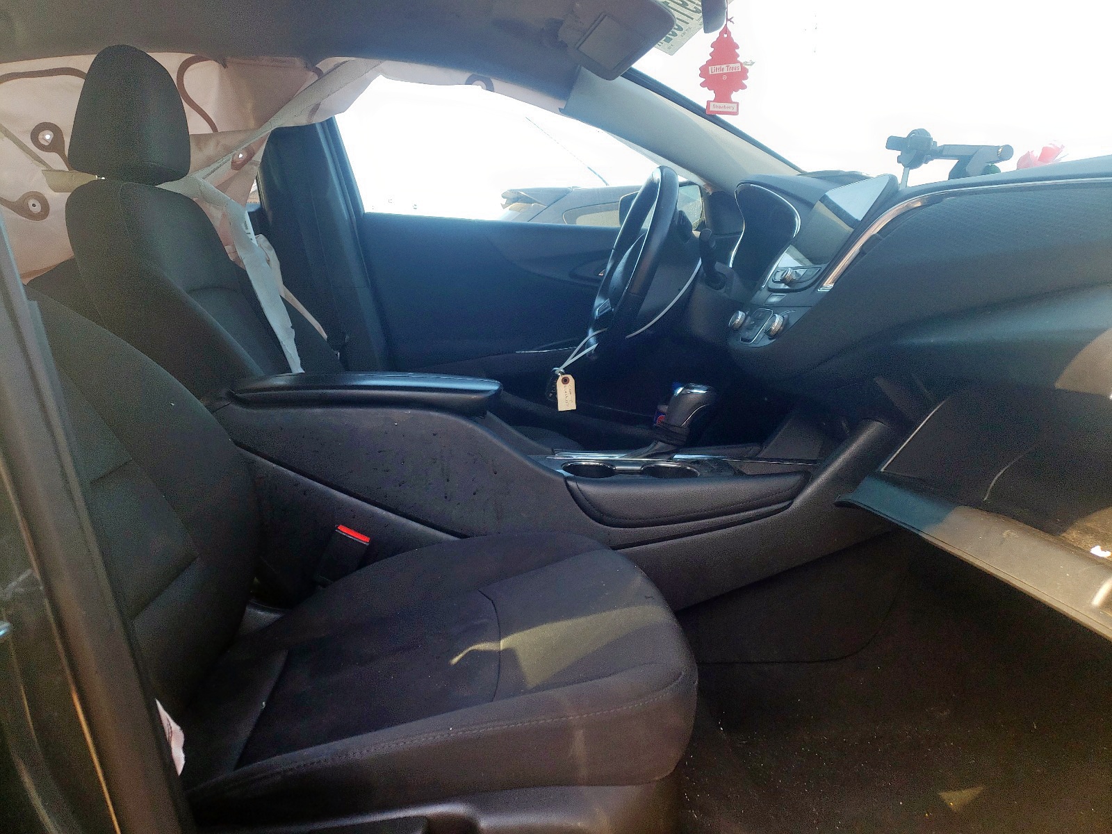 Photo 5 from auction – 2018 CHEVROLET MALIBU LT with VIN 1G1ZD5ST9JF143424