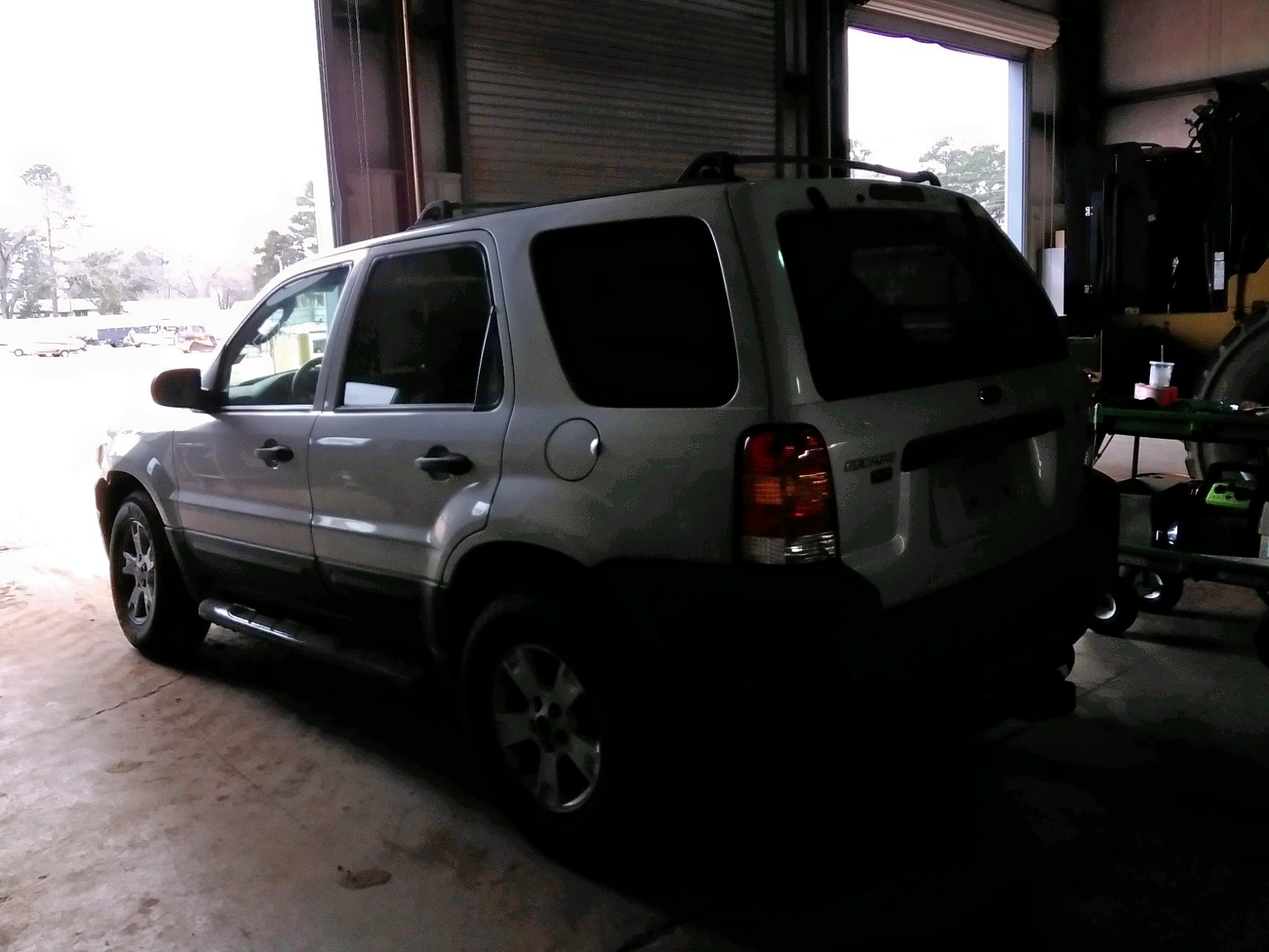 Photo 3 from auction – 2005 FORD ESCAPE XLT with VIN 1FMYU03165KB33638