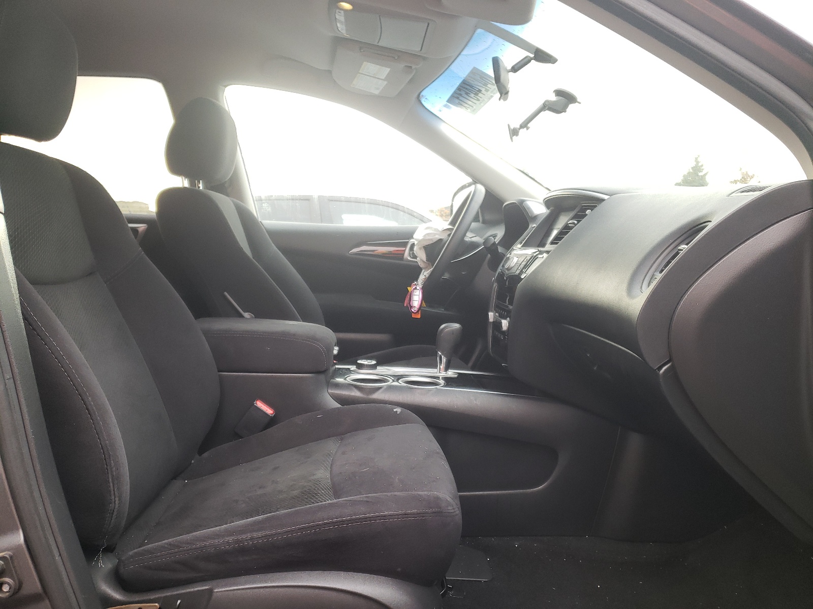 Photo 5 from auction – 2016 NISSAN PATHFINDER with VIN 5N1AR2MM4GC659318