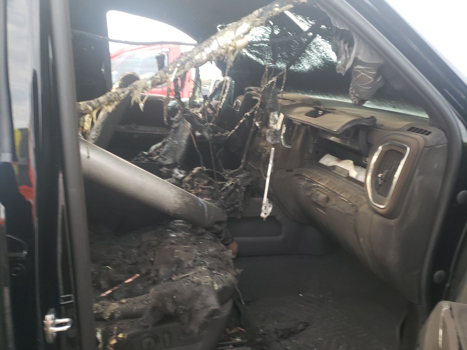 Photo 5 from auction – 2021 CHEVROLET SILVERADO with VIN 3GCUYGED5MG404718