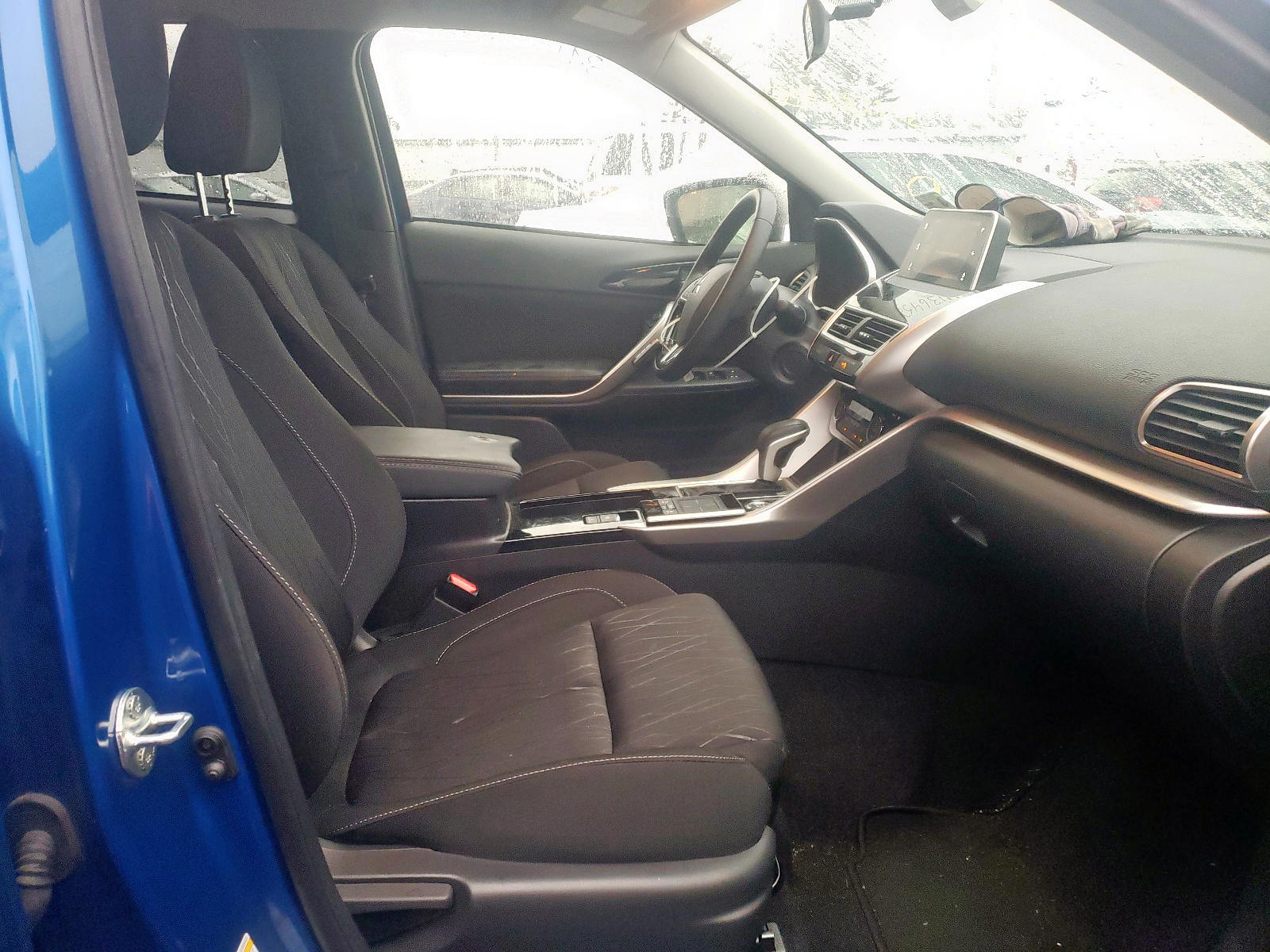 Photo 5 from auction – 2019 MITSUBISHI ECLIPSE CR with VIN JA4AT5AA0KZ014585