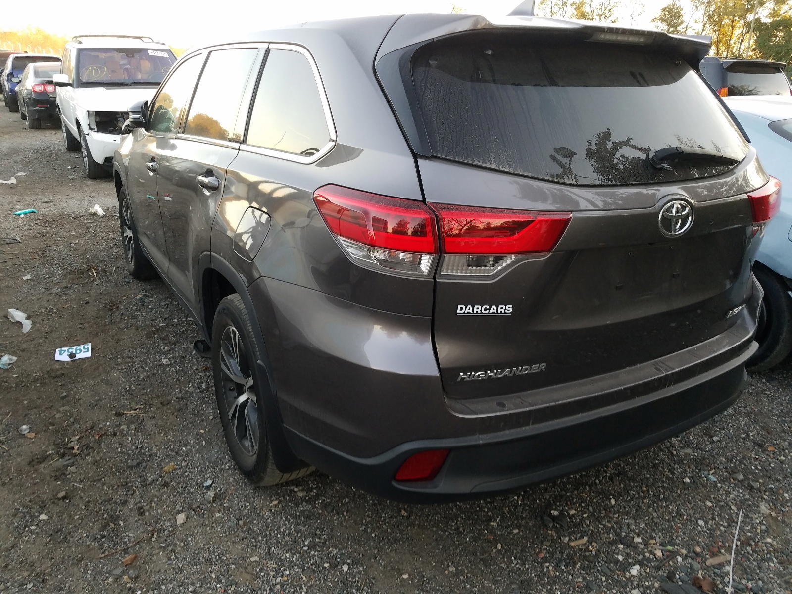 Photo 3 from auction – 2019 TOYOTA HIGHLANDER with VIN 5TDBZRFH6KS970287