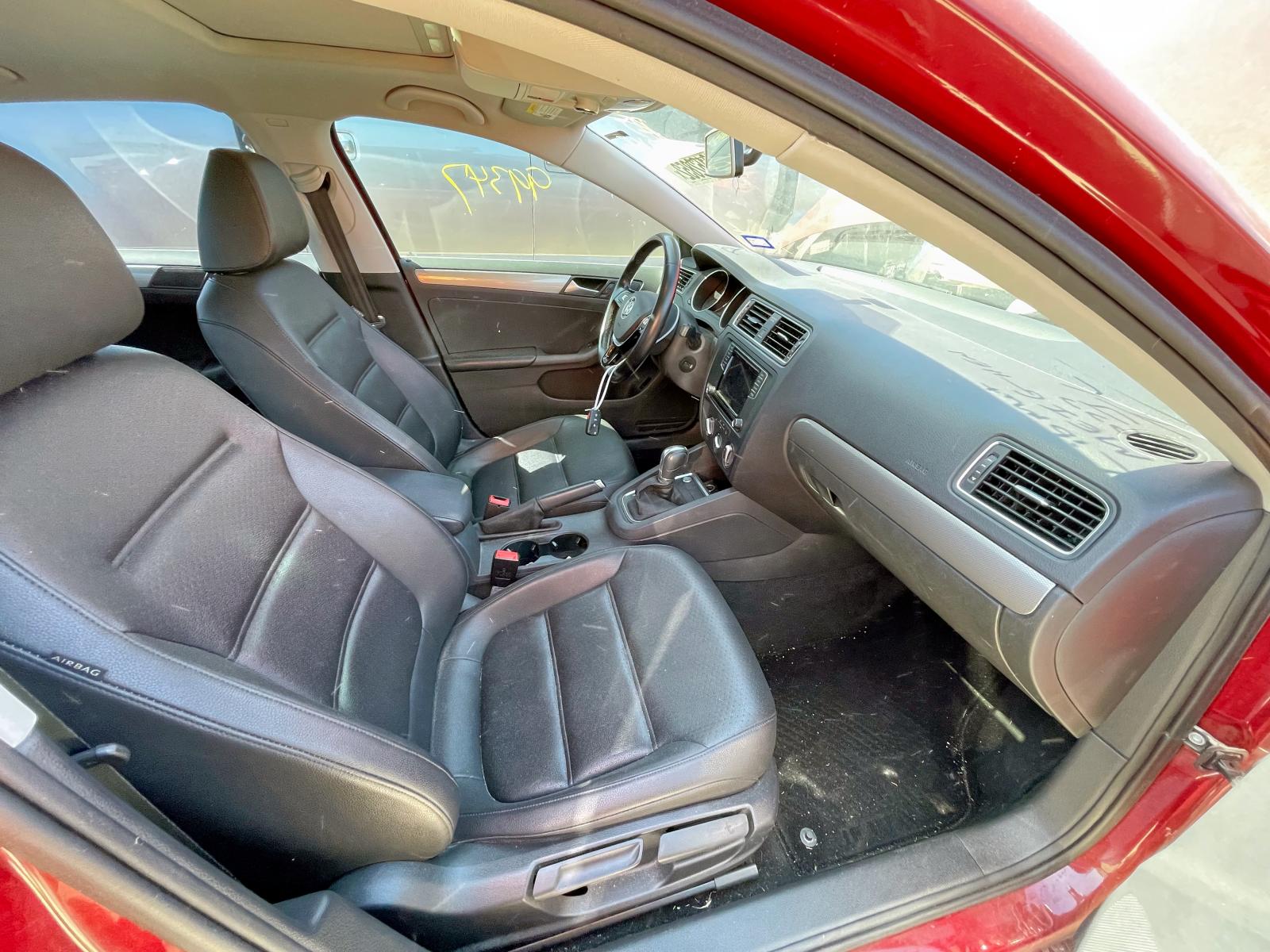 Photo 5 from auction – 2017 VOLKSWAGEN JETTA SE with VIN 3VWDB7AJ6HM362156