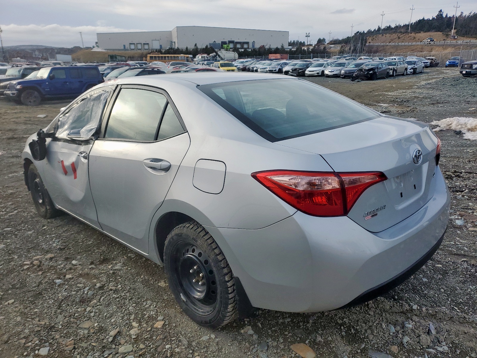 Photo 3 from auction – 2018 TOYOTA COROLLA L with VIN 2T1BURHE8JC097022