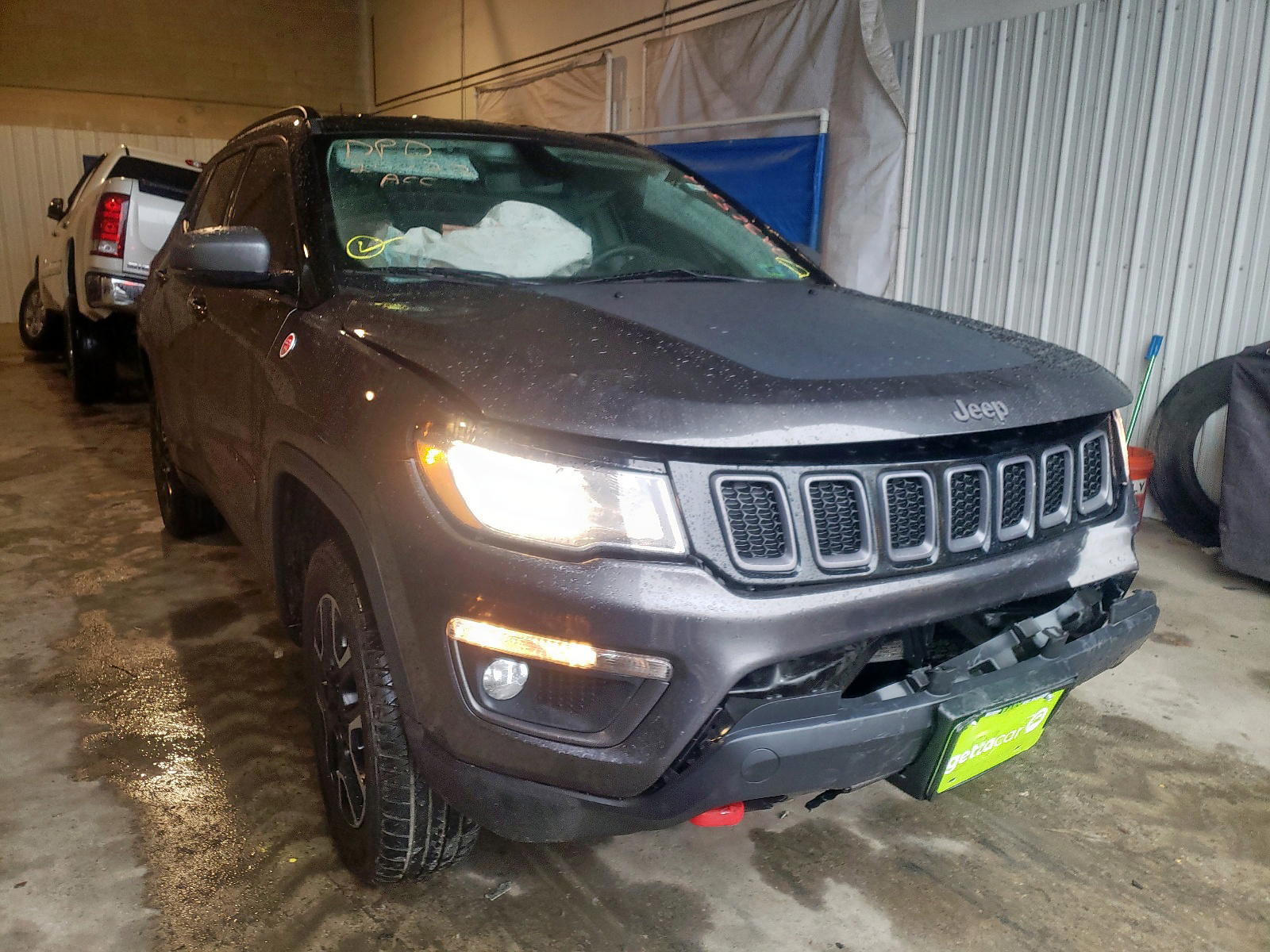 JEEP COMPASS TR 2019 with VIN 3C4NJDDB9KT733434 - Photo from auction