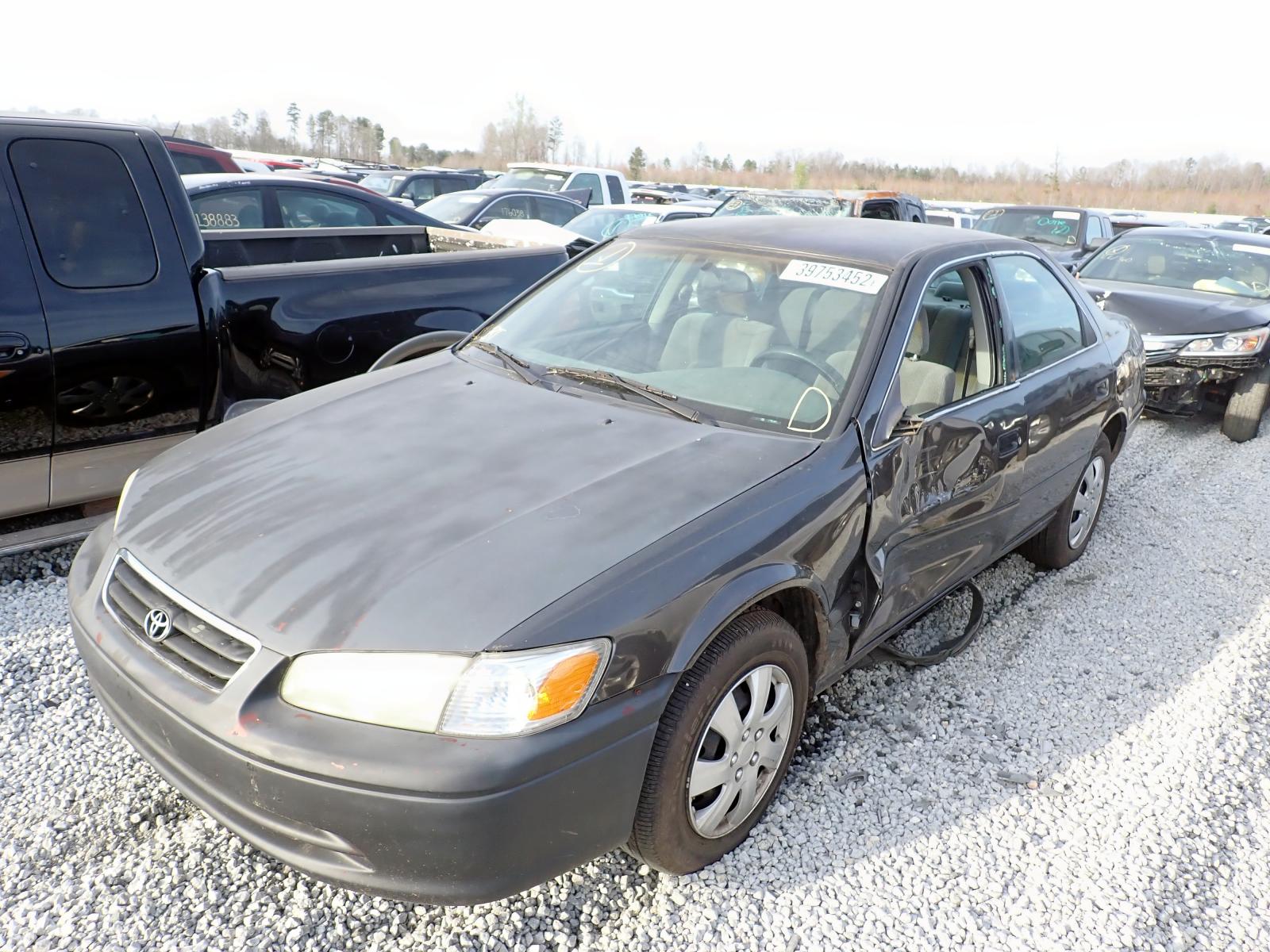 Photo 2 from auction – 2000 TOYOTA CAMRY CE with VIN 4T1BG22K6YU953150