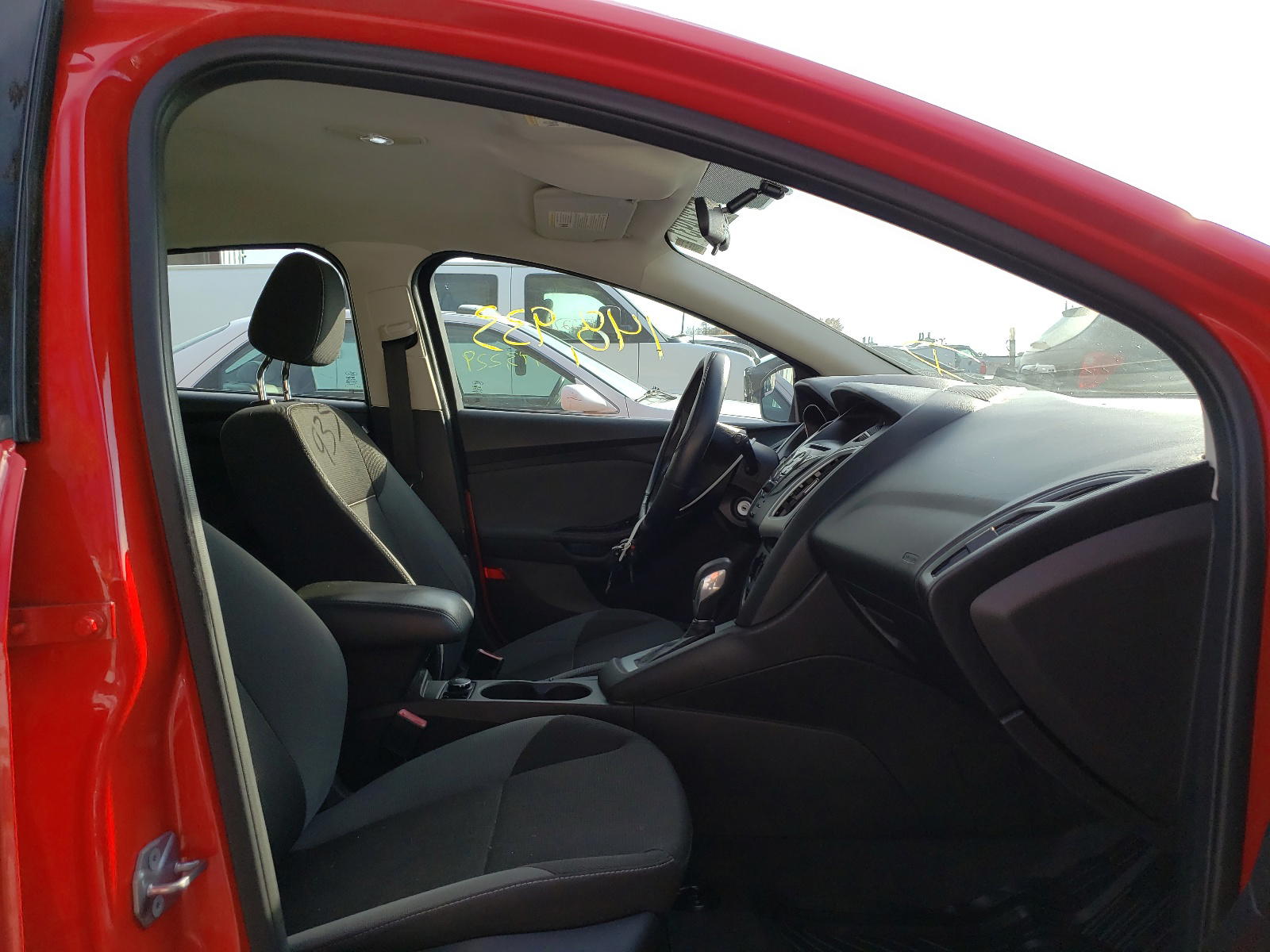 Photo 5 from auction – 2012 FORD FOCUS SE with VIN 1FAHP3K2XCL107290