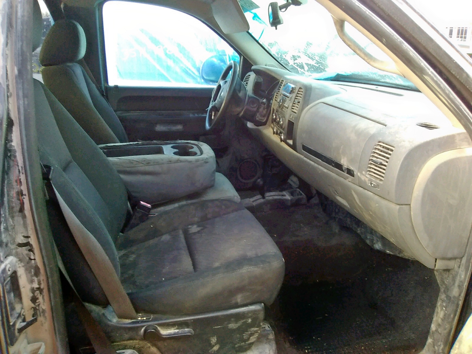 Photo 5 from auction – 2011 CHEVROLET SILVERADO with VIN 1GCRKREA6BZ260019