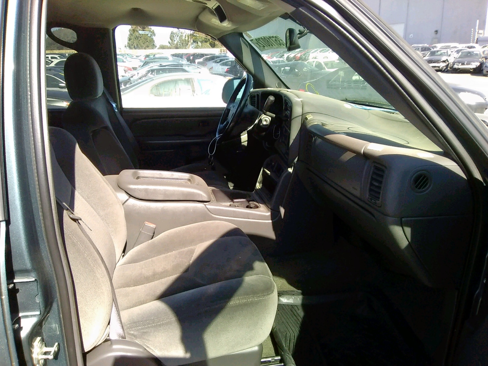Photo 5 from auction – 2006 GMC SIERRA C15 with VIN 1GTGC13U36F213315