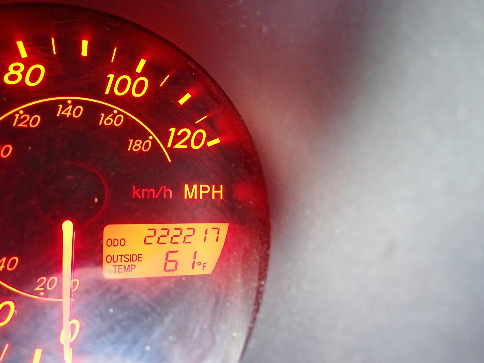 Photo 8 from auction – 2003 TOYOTA MATRIX XR with VIN 2T1KR32E13C093033