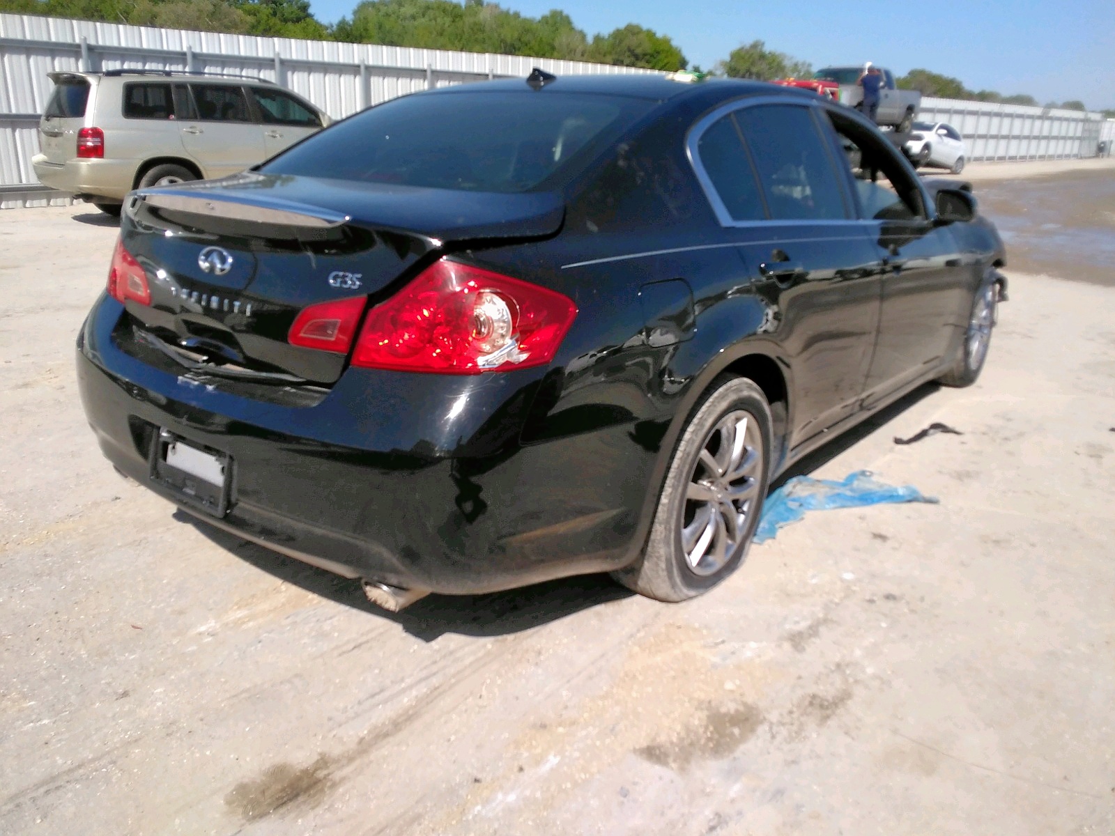 Photo 4 from auction – 2007 INFINITI G35 with VIN JNKBV61EX7M717109