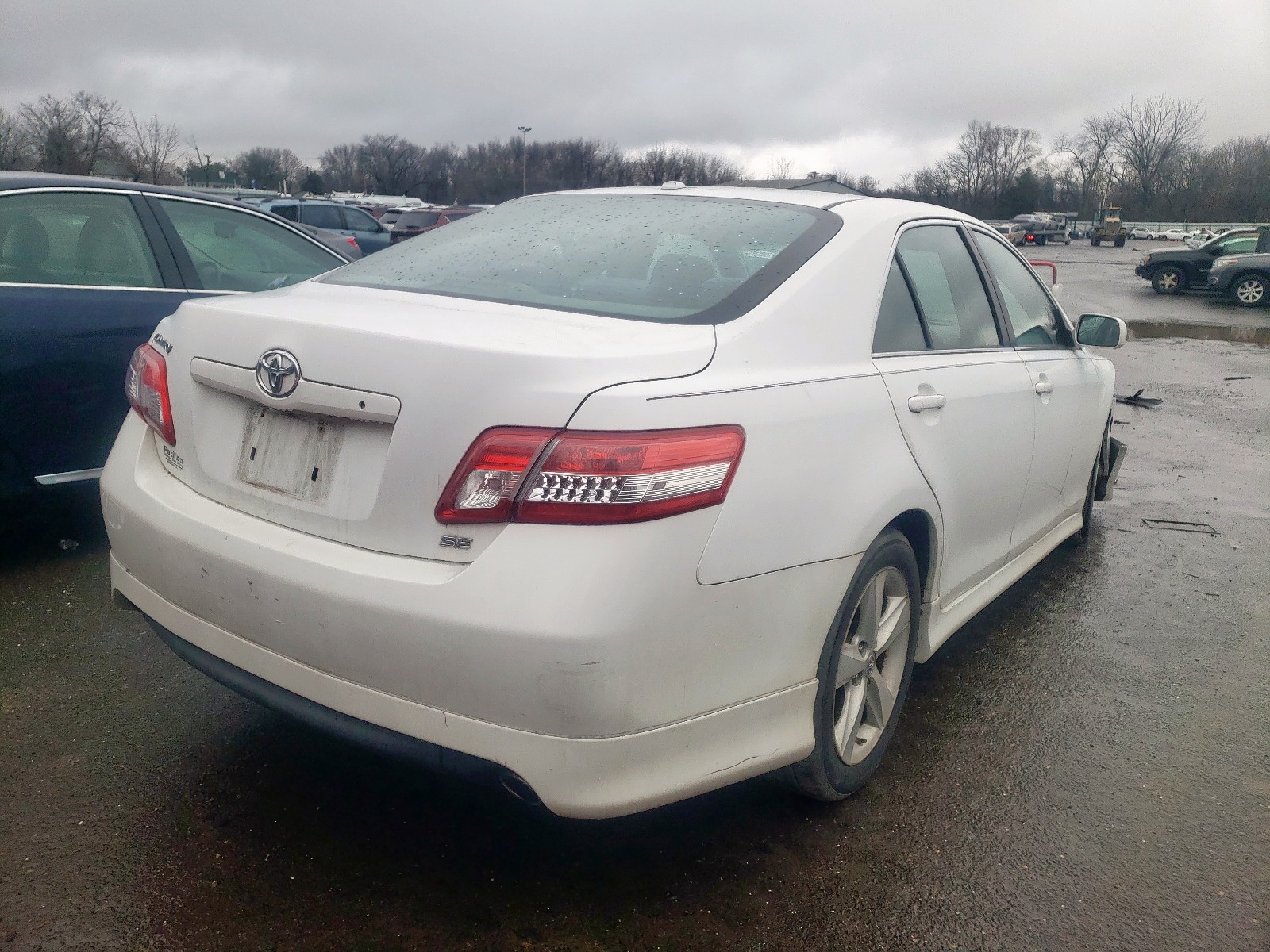 Photo 4 from auction – 2010 TOYOTA CAMRY BASE with VIN 4T1BF3EK5AU514001