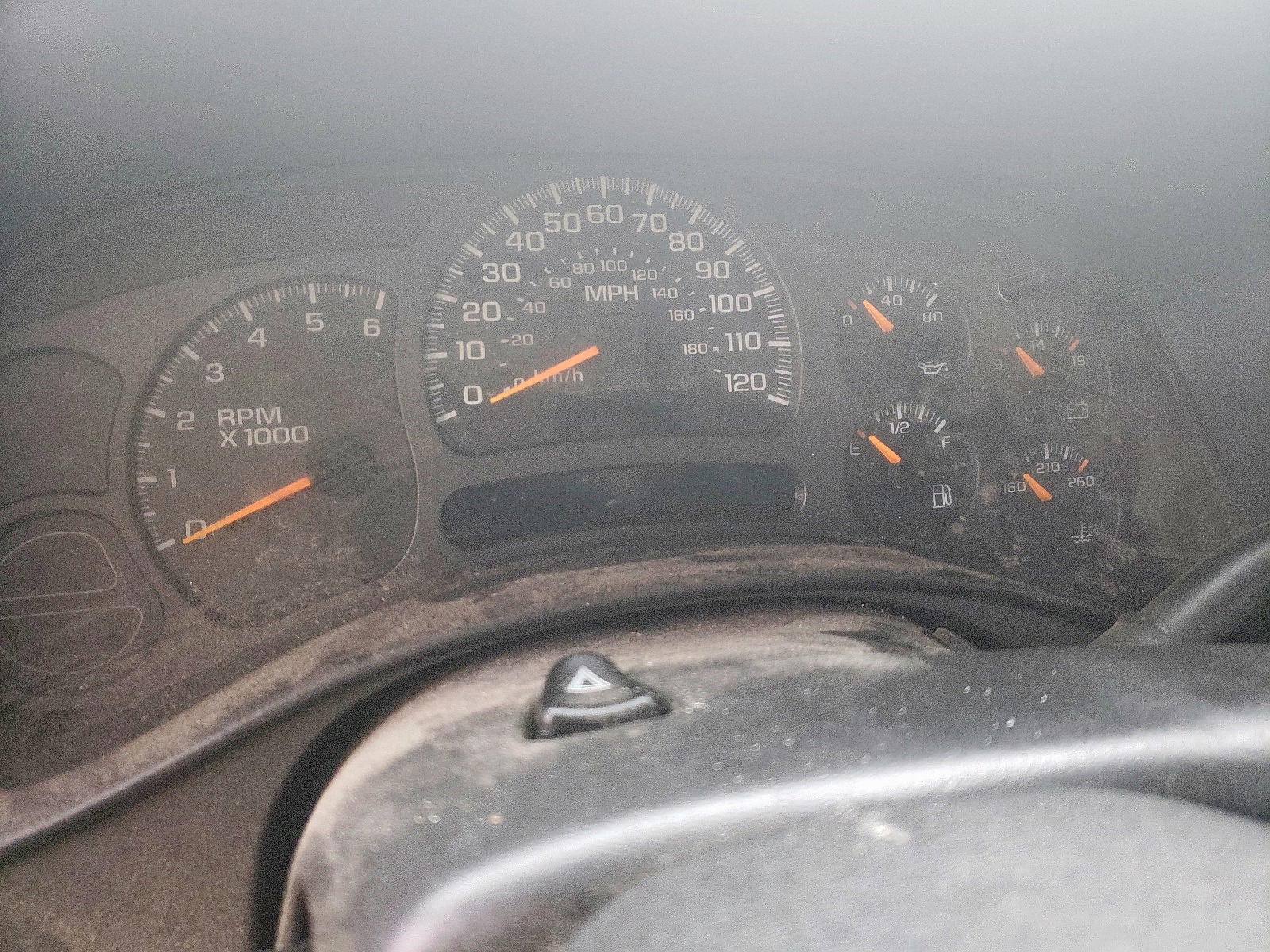 Photo 8 from auction – 2004 CHEVROLET SILVERADO with VIN 1GCEC19T64Z177346