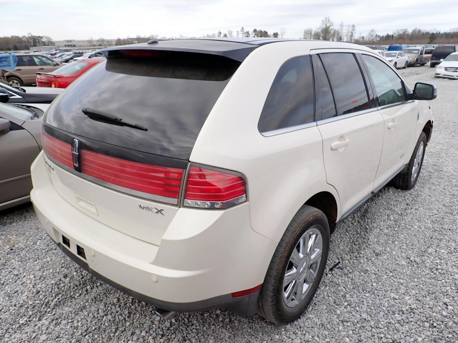 Photo 4 from auction – 2008 LINCOLN MKX with VIN 2LMDU88C18BJ38899