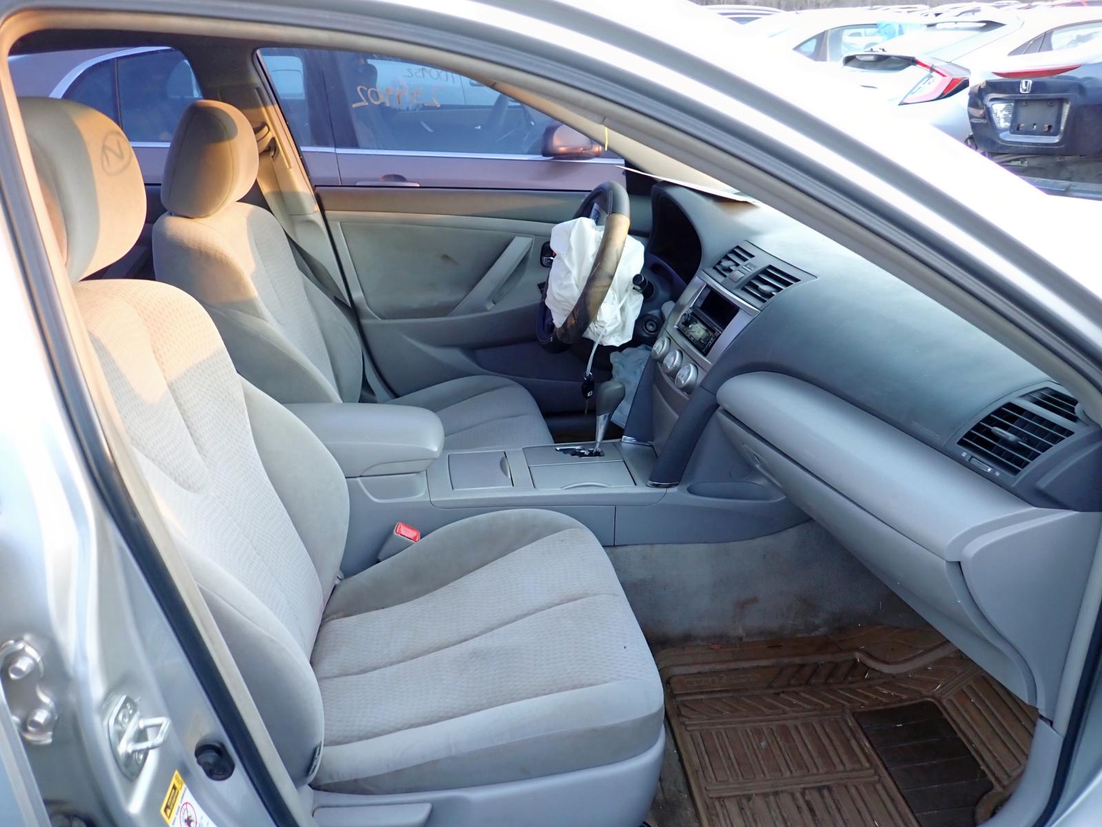 Photo 5 from auction – 2011 TOYOTA CAMRY with VIN 4T1BF3EK4BU118174