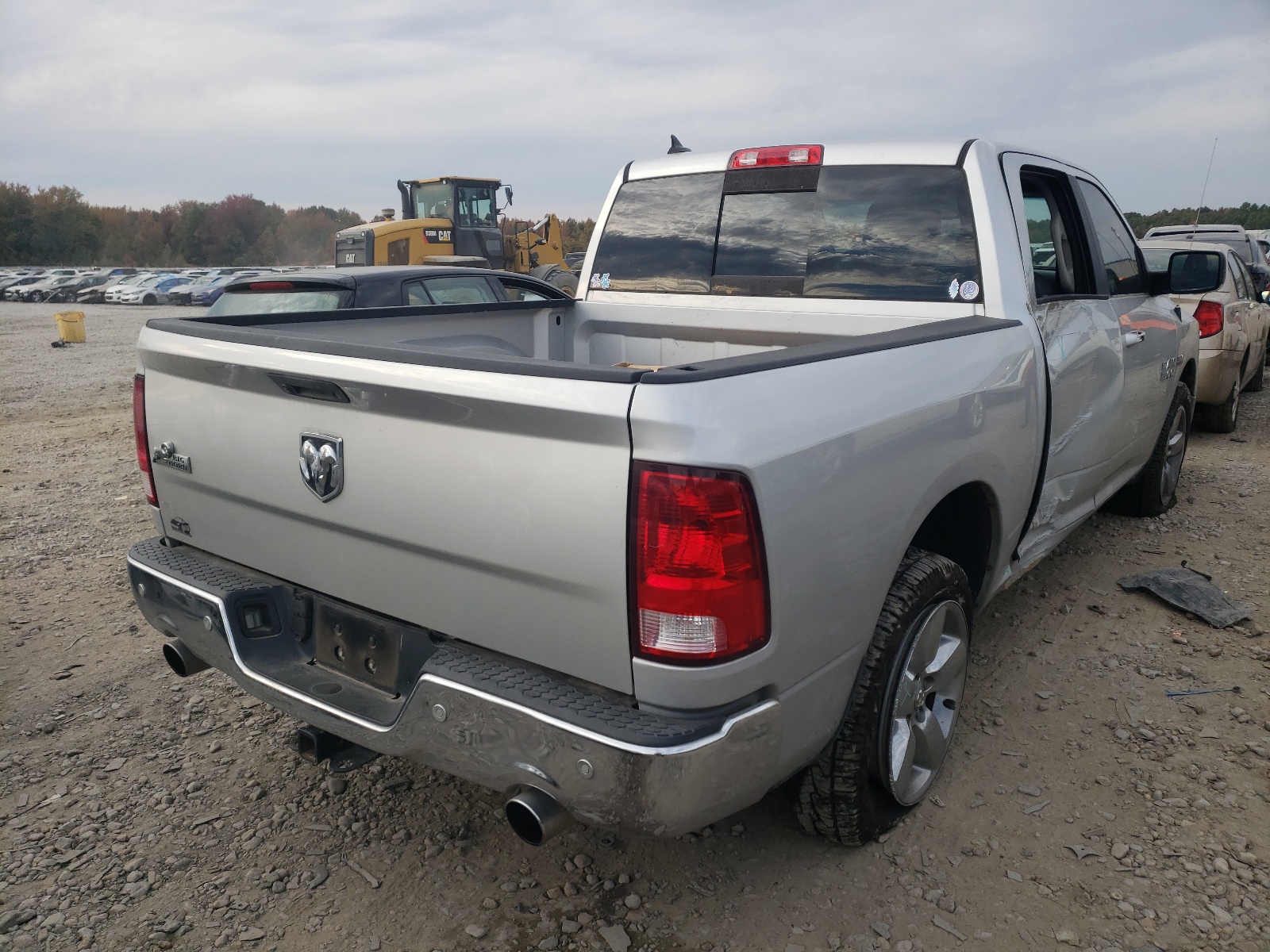 Photo 4 from auction – 2015 RAM 1500 SLT with VIN 1C6RR6LT0FS542936