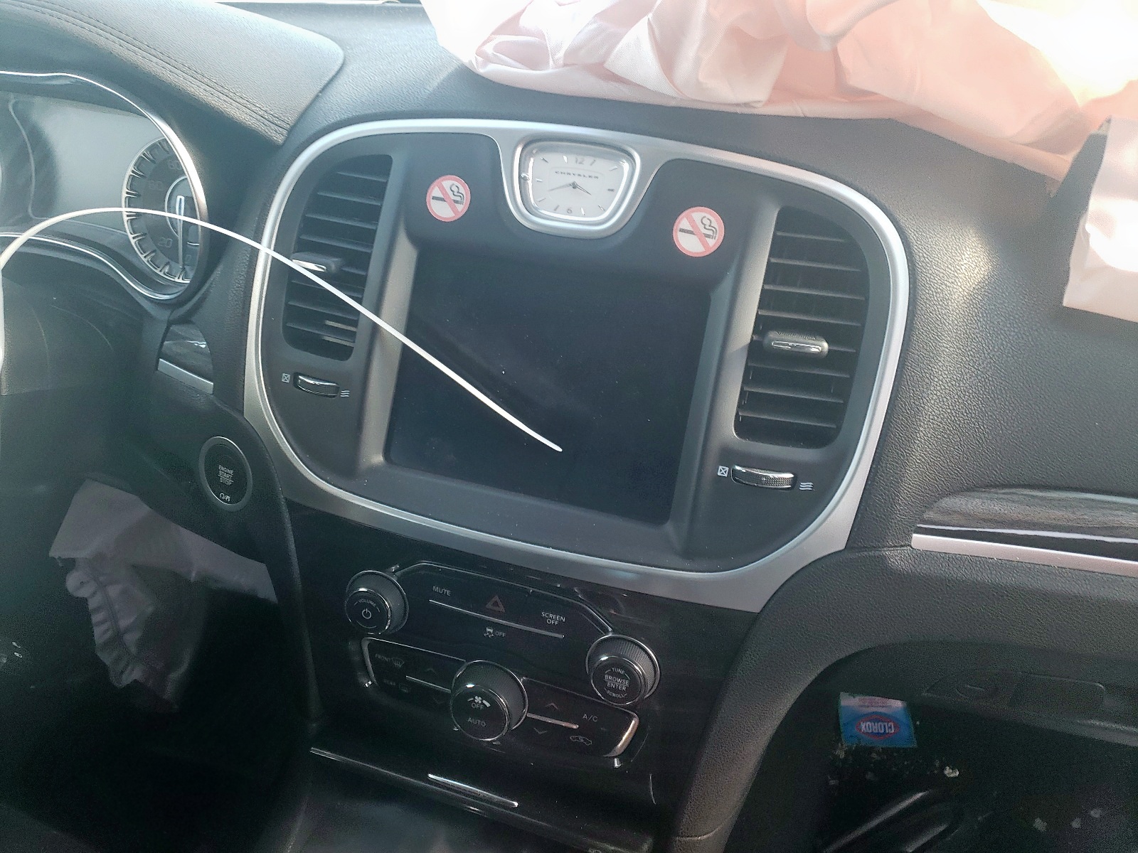 Photo 9 from auction – 2019 CHRYSLER 300 TOURIN with VIN 2C3CCAAG4KH755502
