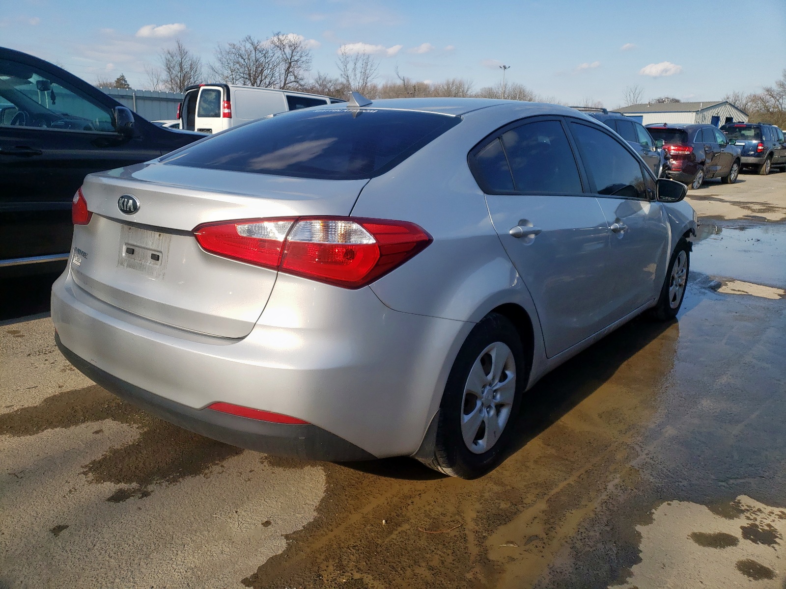 Photo 4 from auction – 2016 KIA FORTE LX with VIN KNAFK4A66G5528344