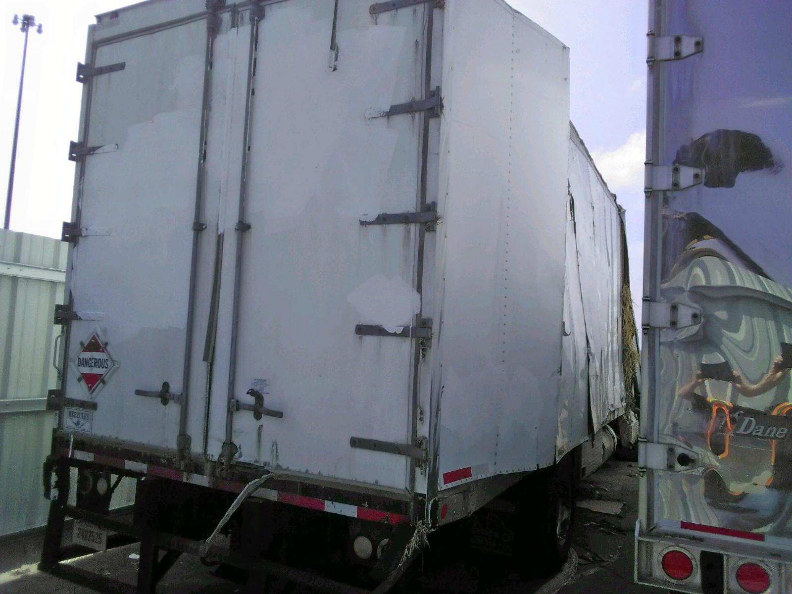 Photo 4 from auction – 2015 FREIGHTLINER CASCADIA 1 with VIN 3ALAGGDV9FSGL8300