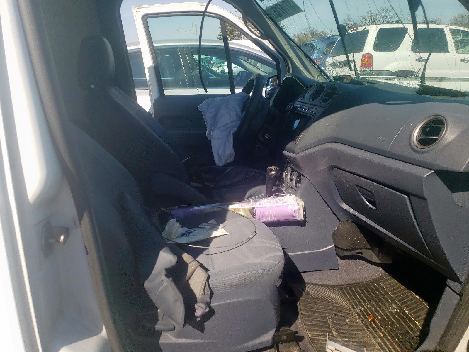 Photo 5 from auction – 2010 FORD TRANSIT with VIN NM0LS7BN2AT020322