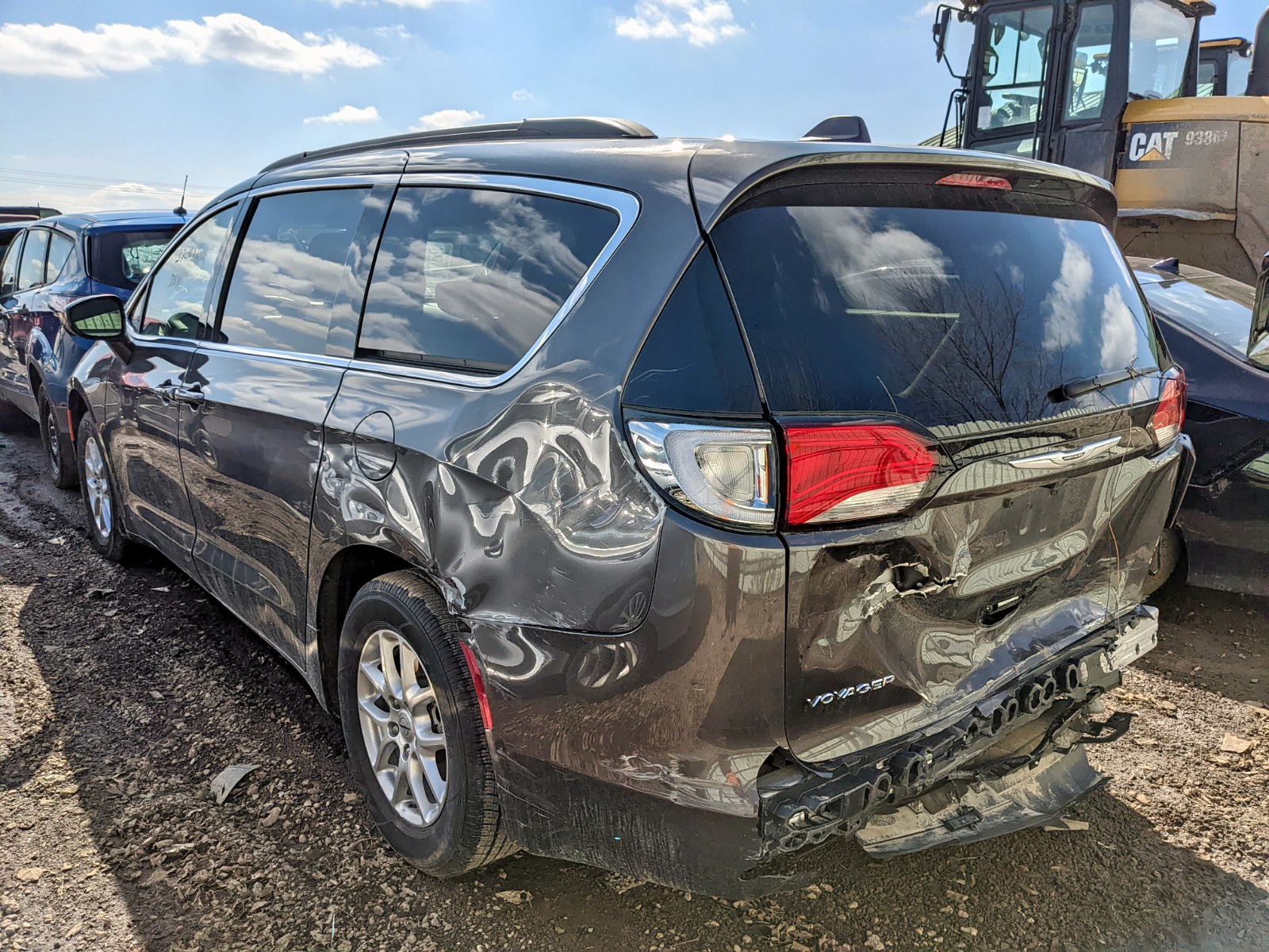 Photo 3 from auction – 2021 CHRYSLER VOYAGER LX with VIN 2C4RC1DG2MR546922