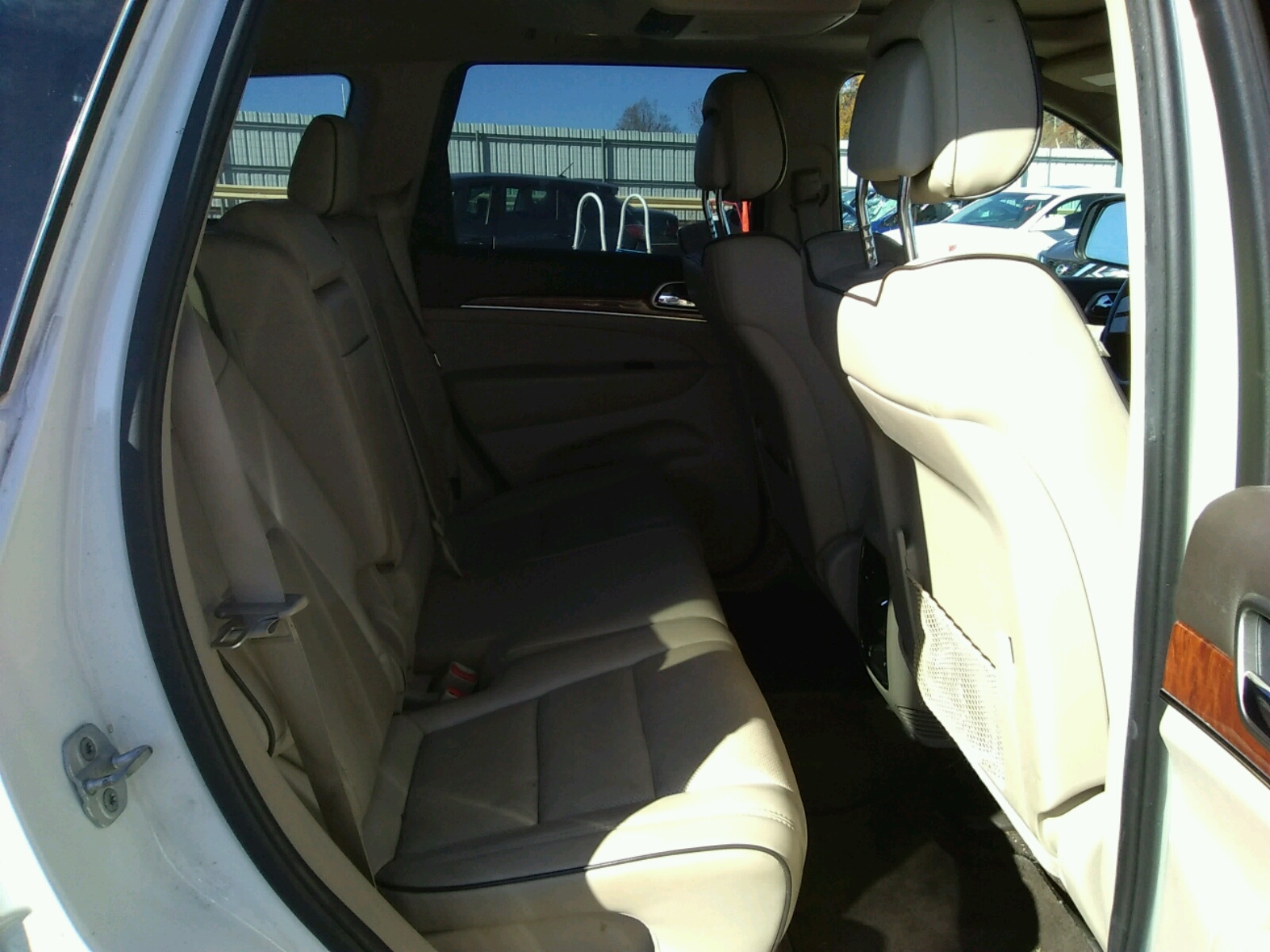 Photo 6 from auction – 2011 JEEP GRAND CHER with VIN 1J4RR6GT9BC560255