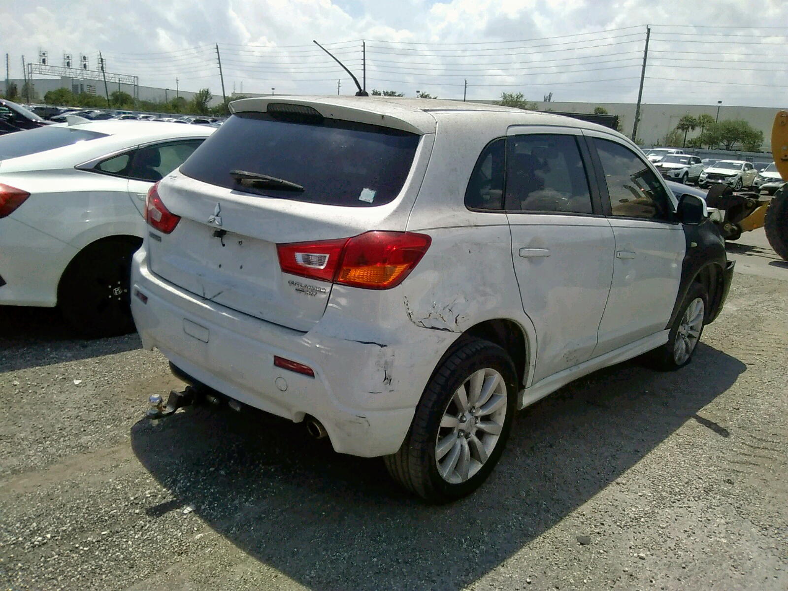 Photo 4 from auction – 2011 MITSUBISHI OUTLANDER with VIN JA4AP4AU9BZ001200