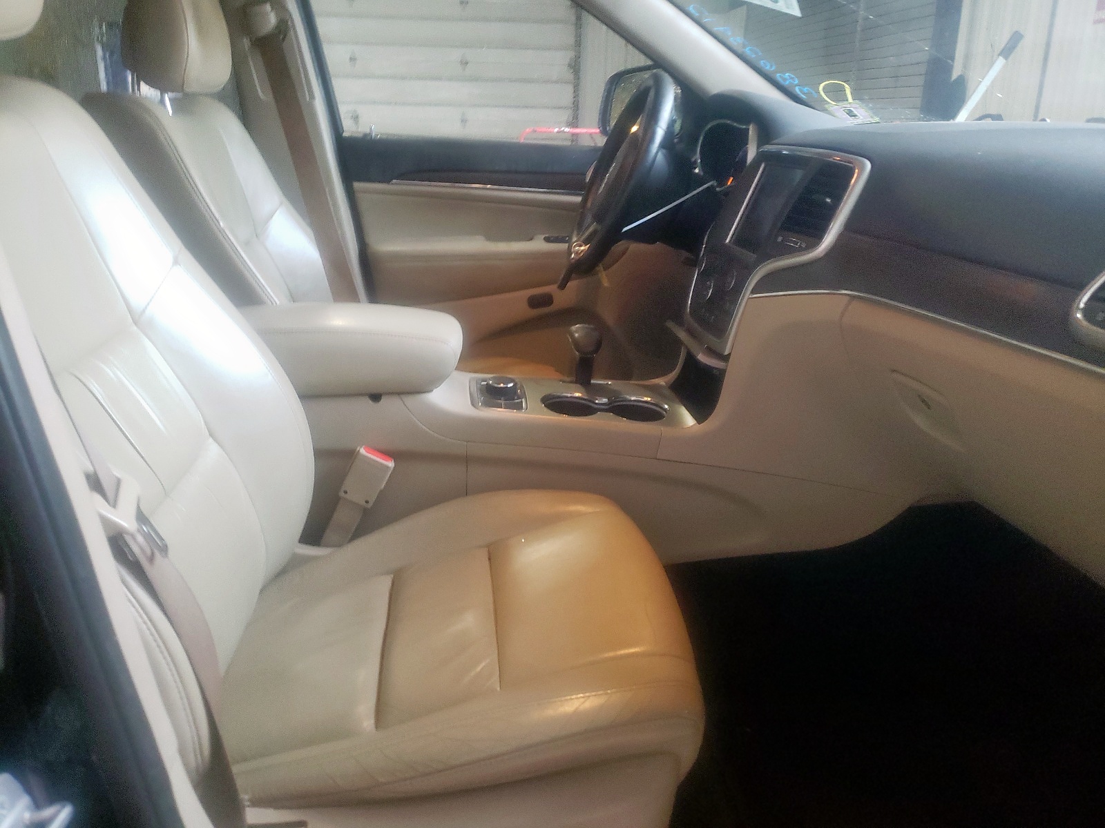 Photo 5 from auction – 2015 JEEP GRAND CHER with VIN 1C4RJFBG6FC183414
