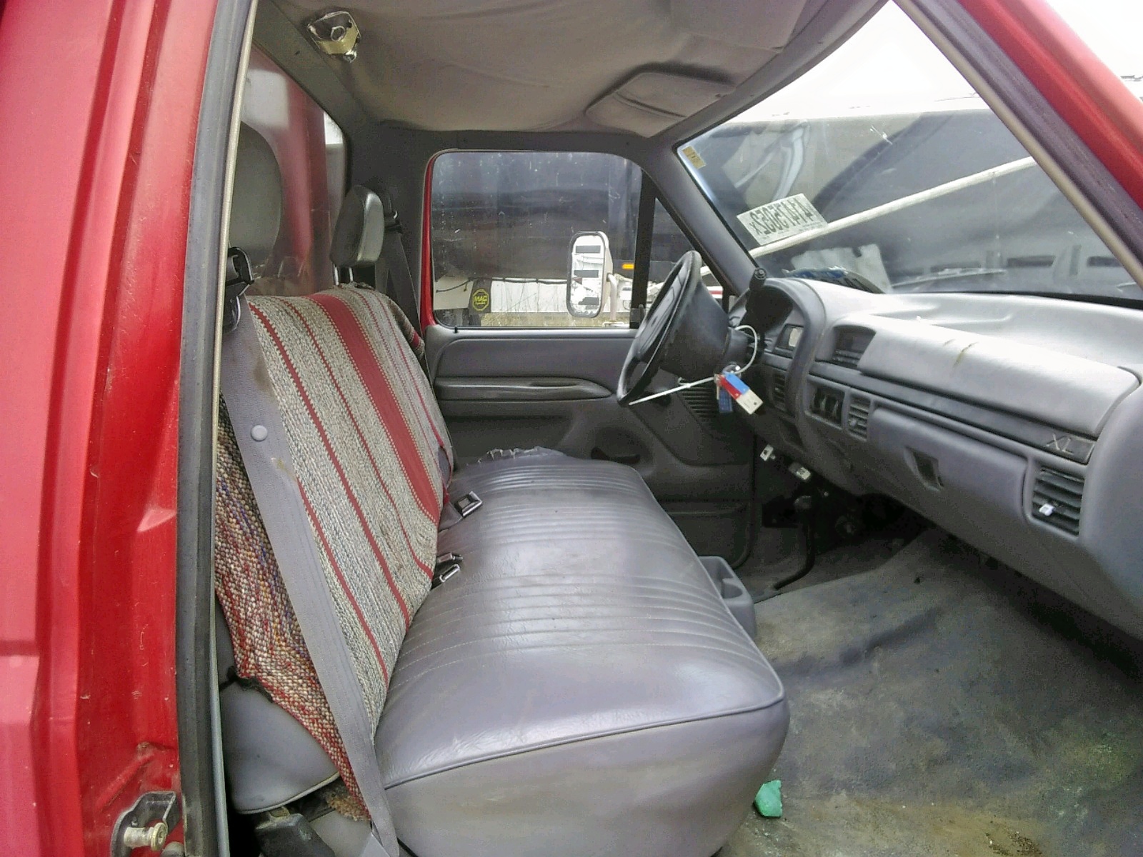 Photo 5 from auction – 1995 FORD F350 with VIN 1FDKF38F9SEA29578