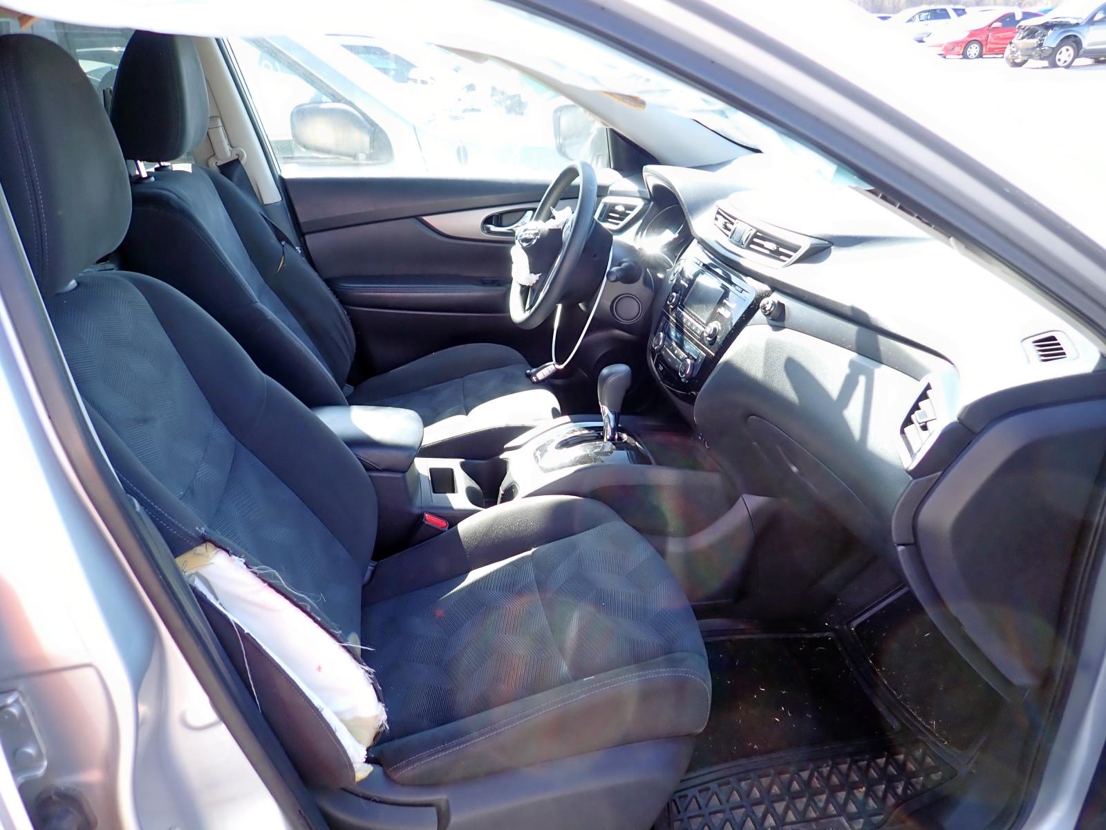 Photo 5 from auction – 2015 NISSAN ROGUE S with VIN KNMAT2MV6FP570145