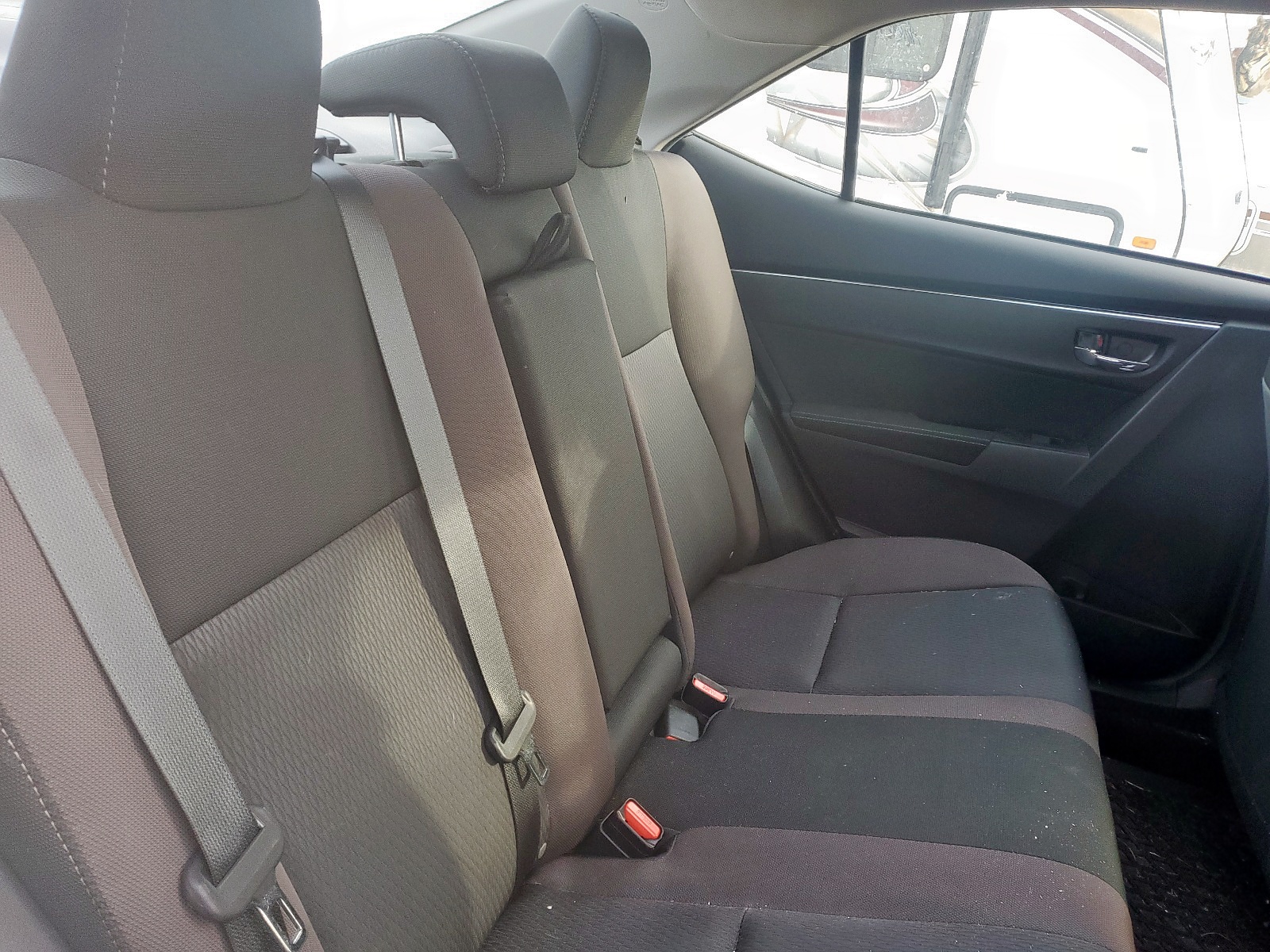 Photo 6 from auction – 2018 TOYOTA COROLLA L with VIN 2T1BURHE8JC097022