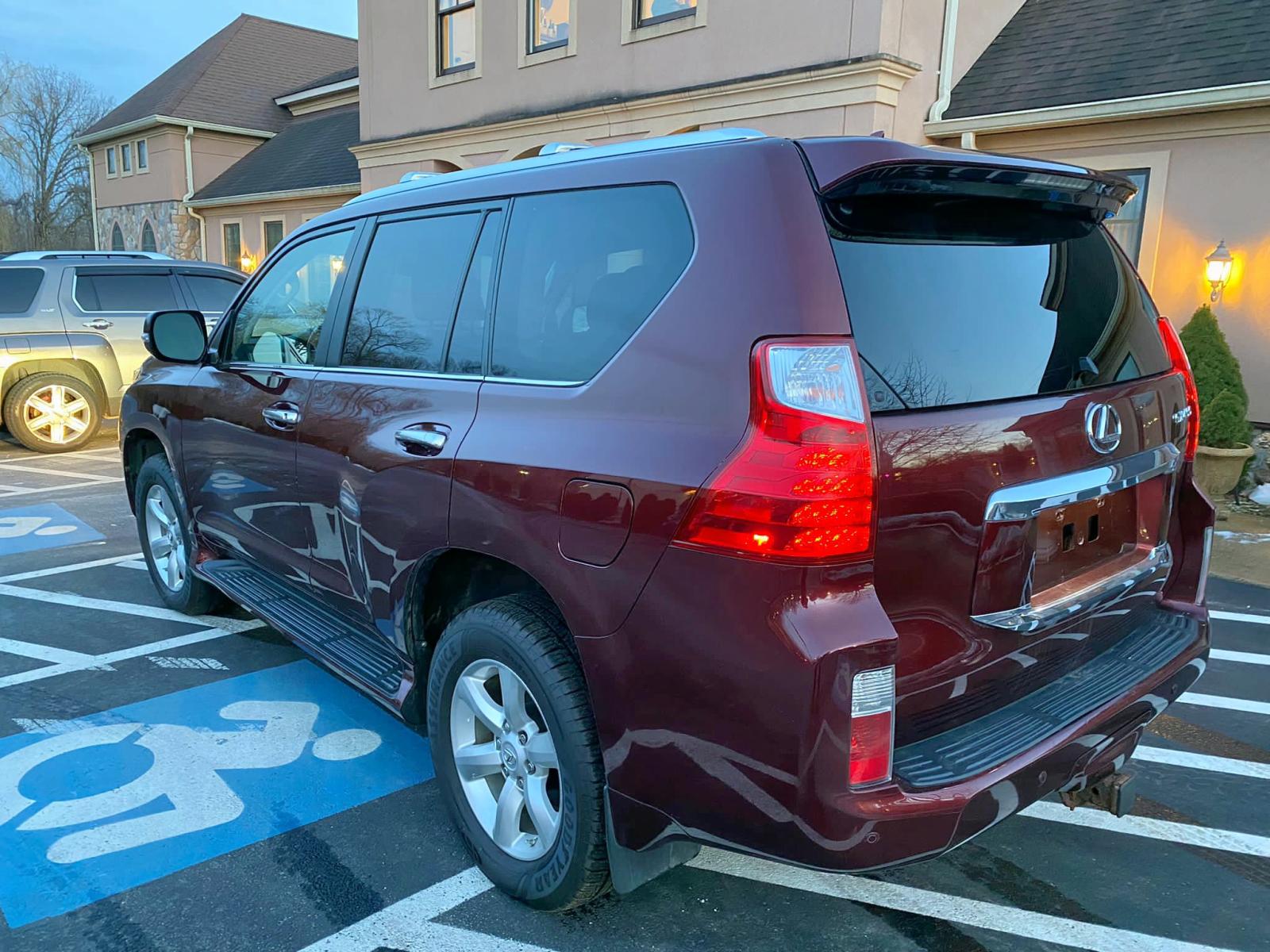 Photo 2 from auction – 2011 LEXUS GX 460 with VIN JTJBM7FX8B5027797