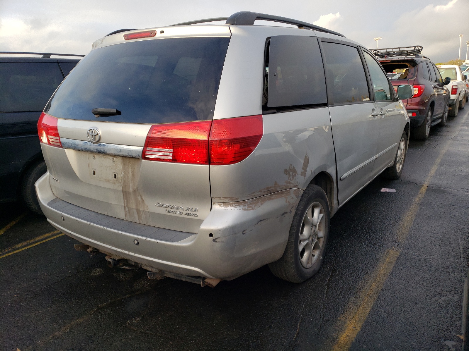 Photo 4 from auction – 2004 TOYOTA SIENNA XLE with VIN 5TDBA22C74S008298