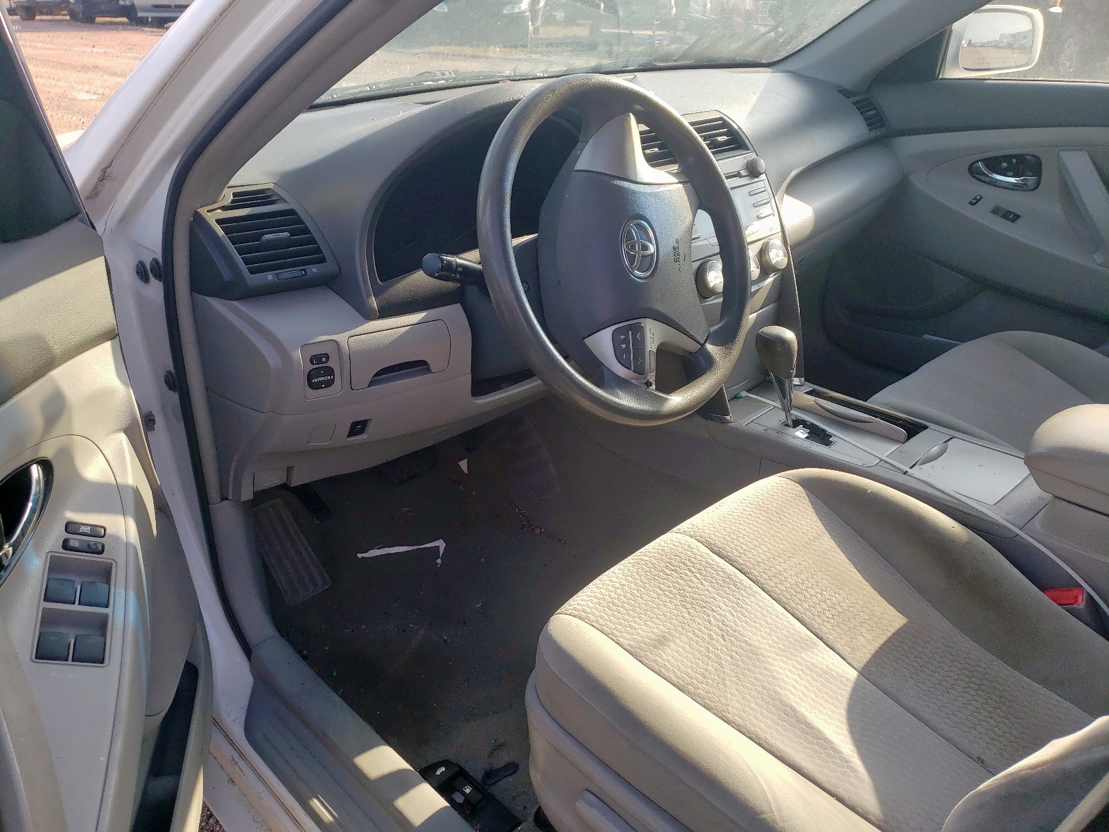 Photo 9 from auction – 2010 TOYOTA CAMRY BASE with VIN 4T1BF3EKXAU550959