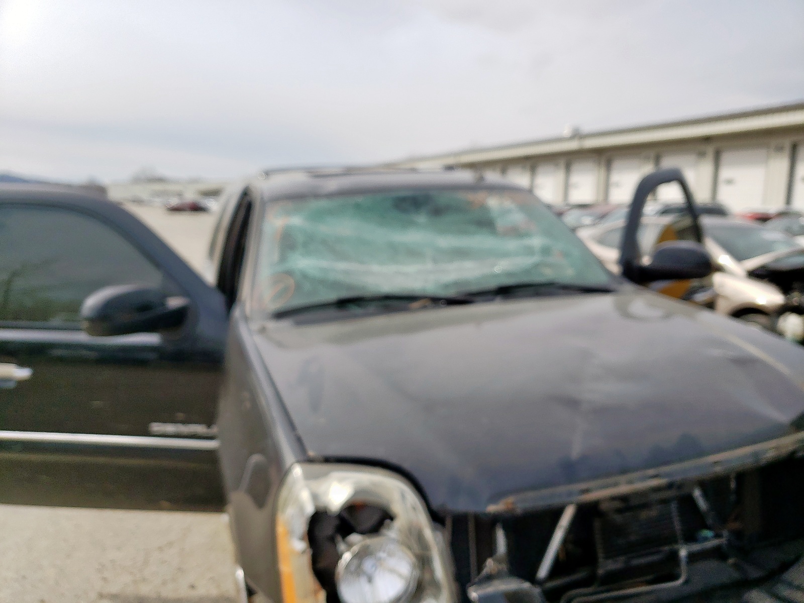 Photo 10 from auction – 2007 GMC YUKON DENA with VIN 1GKFK63897J236504