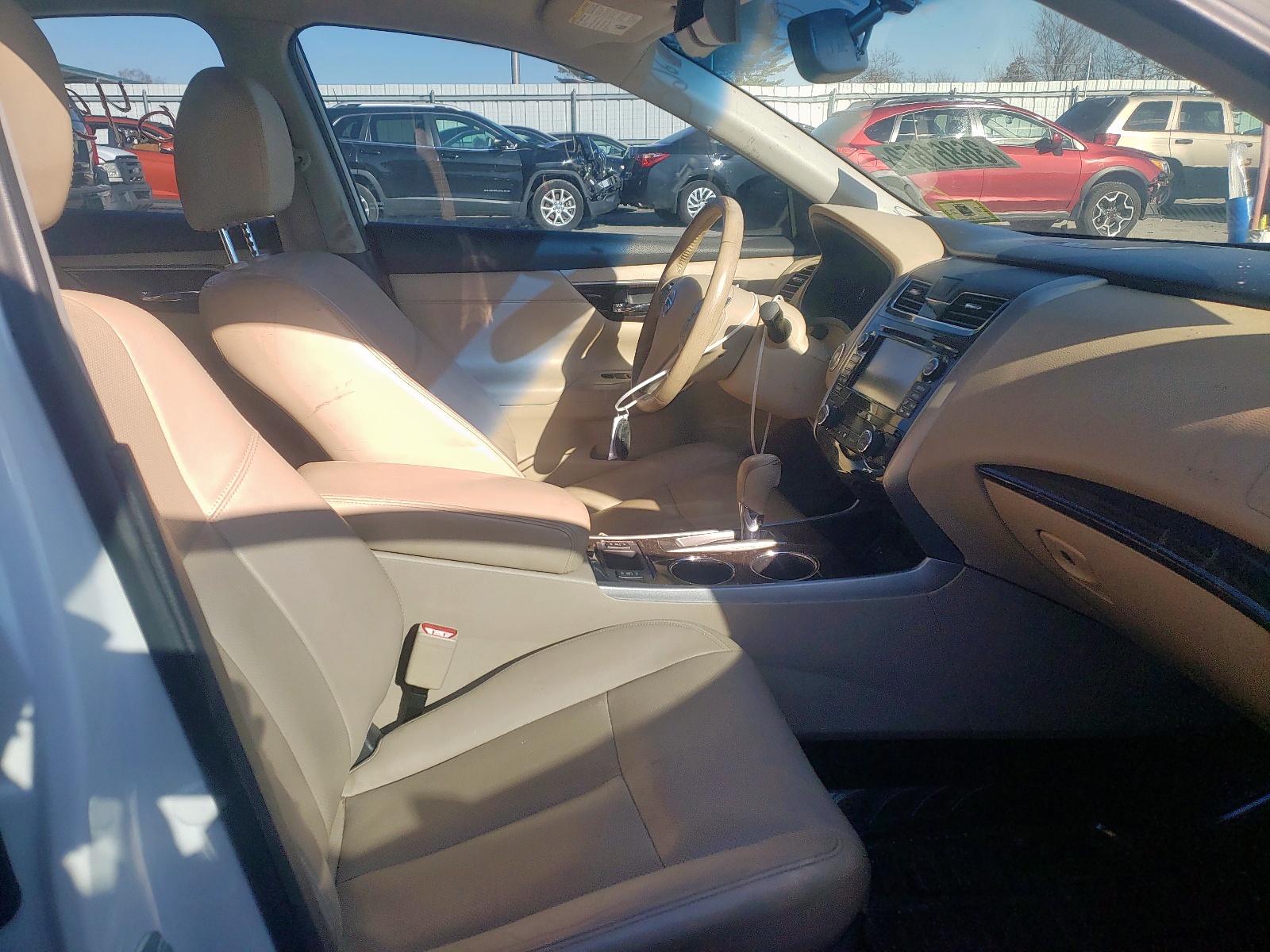 Photo 5 from auction – 2015 NISSAN ALTIMA 2.5 with VIN 1N4AL3AP4FN310159