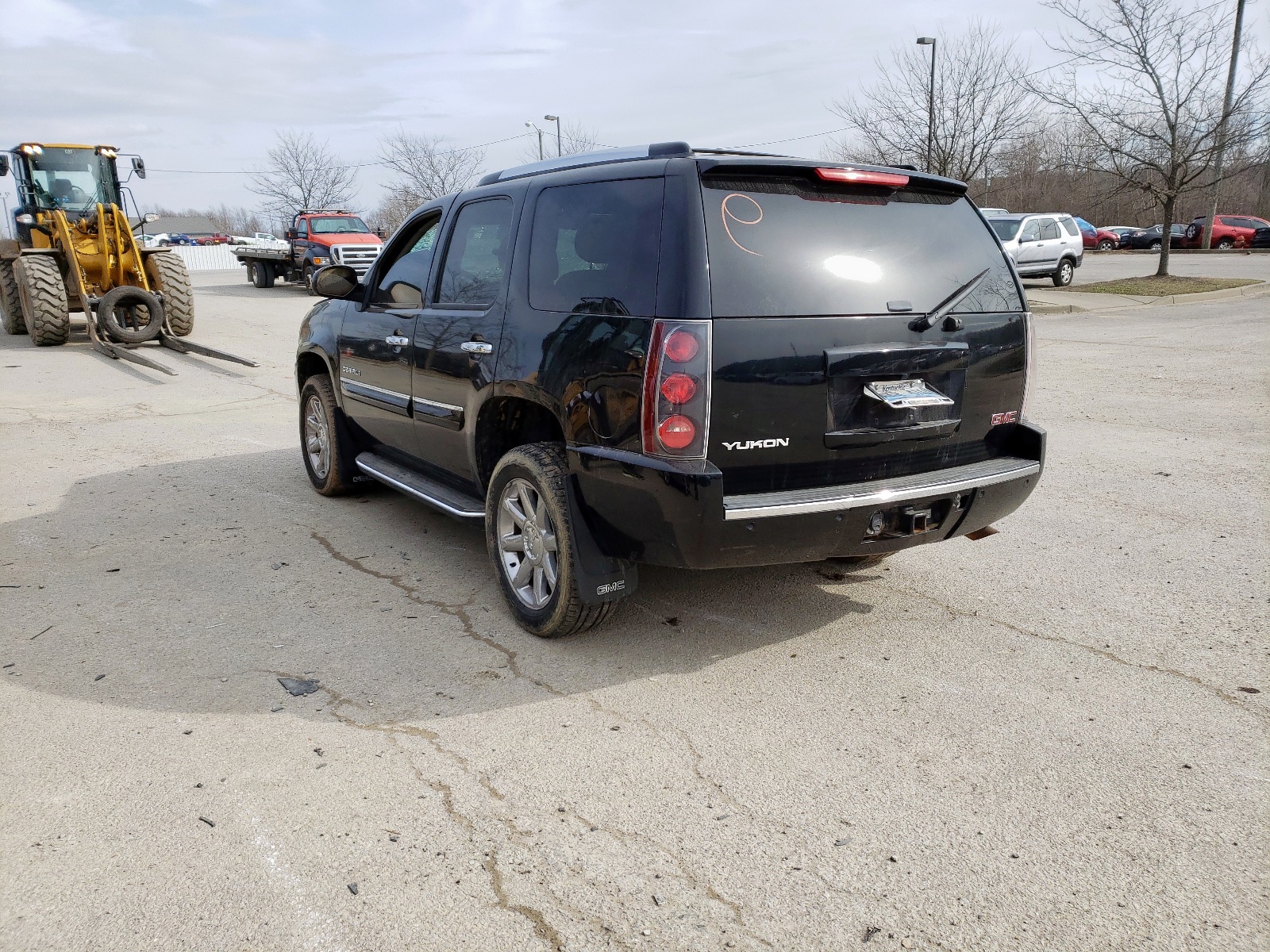 Photo 3 from auction – 2007 GMC YUKON DENA with VIN 1GKFK63897J236504