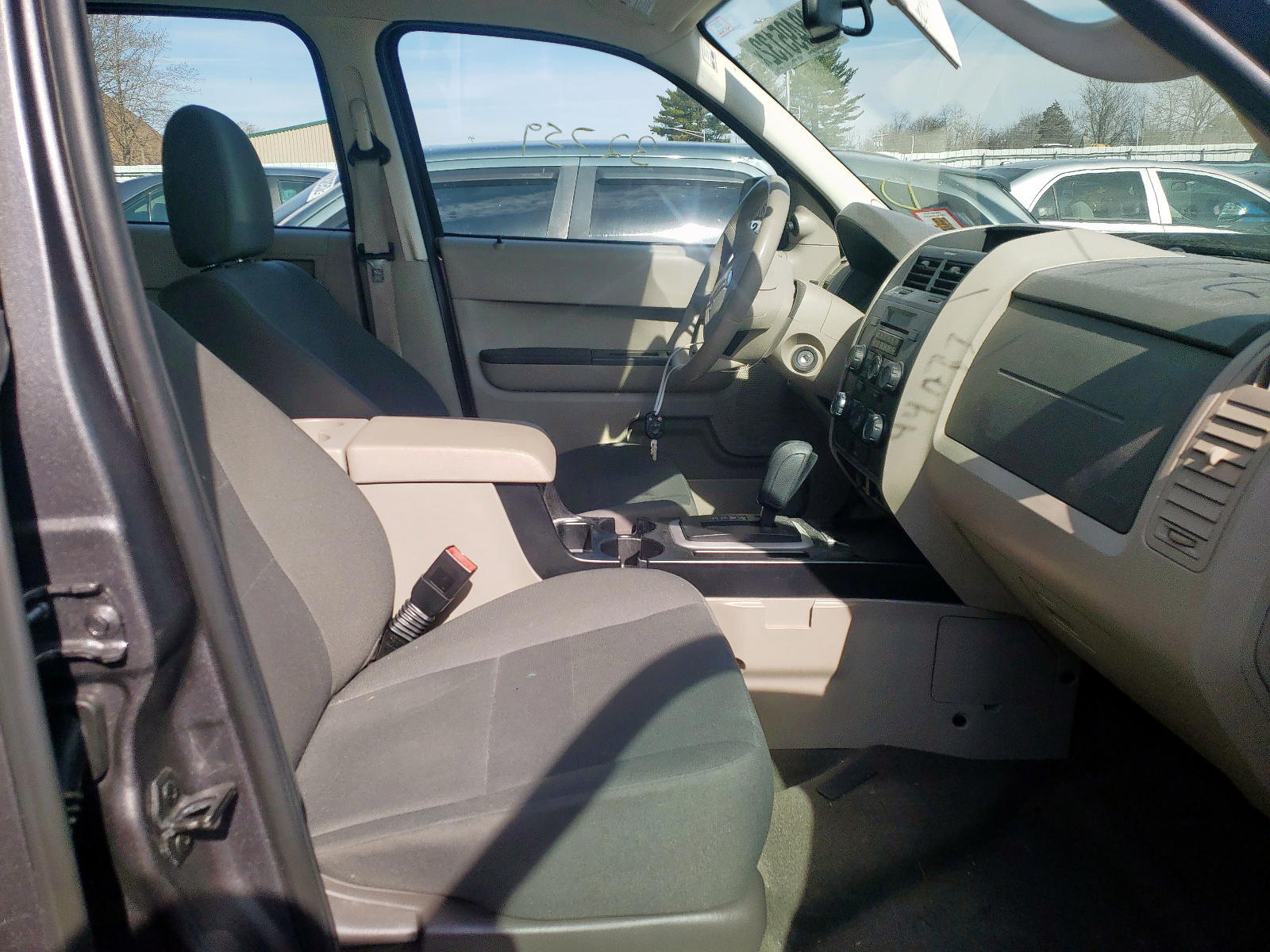 Photo 5 from auction – 2012 FORD ESCAPE XLS with VIN 1FMCU0C77CKB15774
