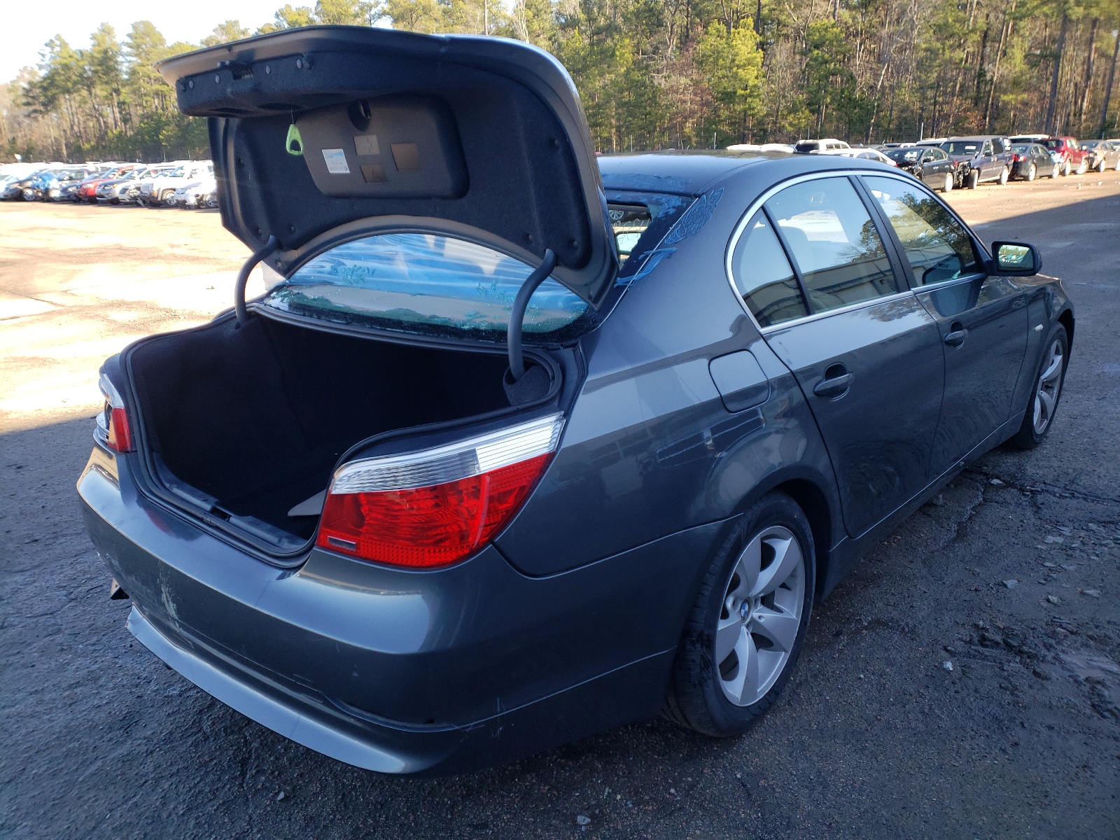 Photo 4 from auction – 2005 BMW 530 I with VIN WBANA73525B048756