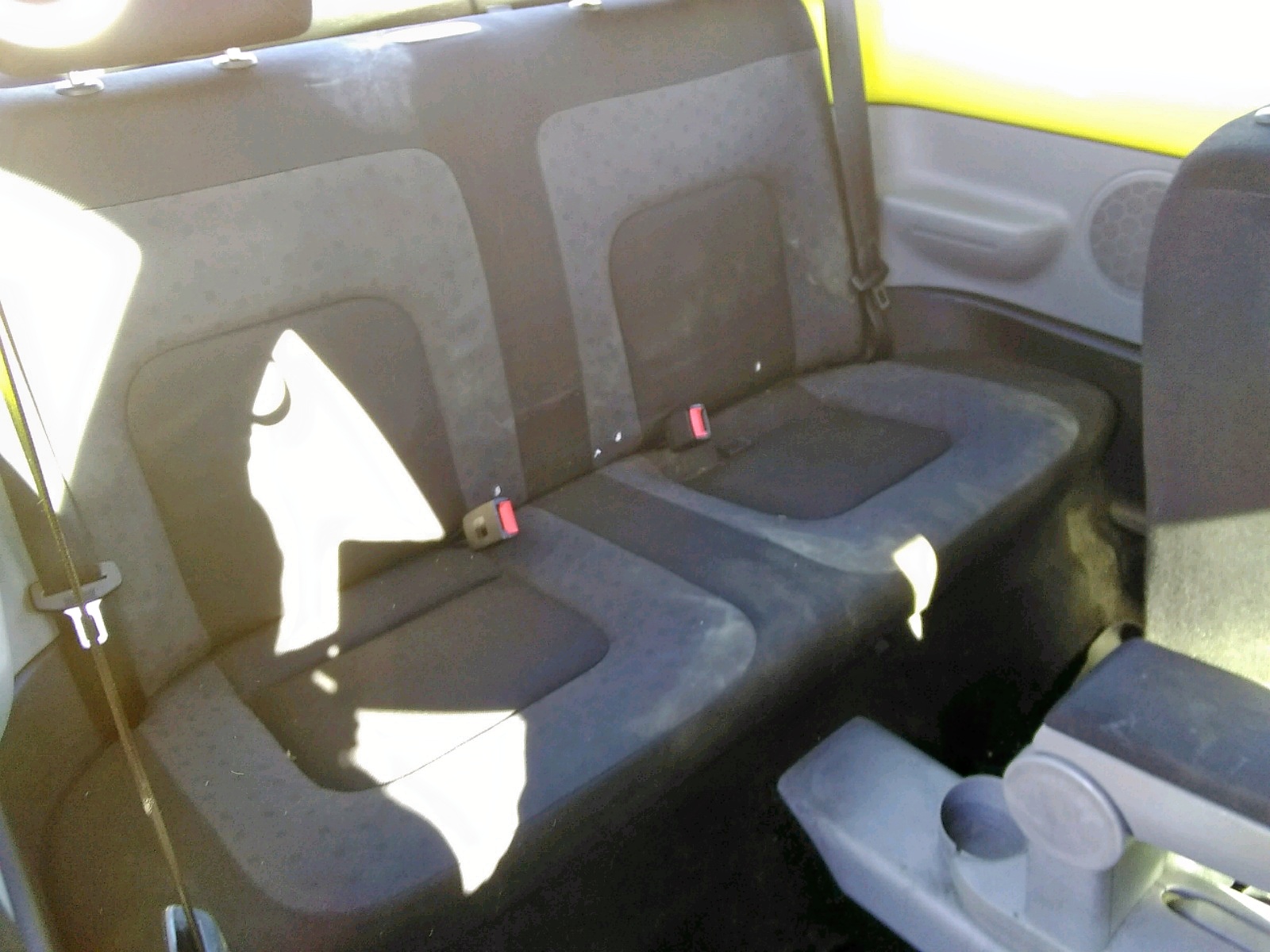 Photo 6 from auction – 2000 VOLKSWAGEN NEW BEETLE with VIN 3VWCA21C6YM429311