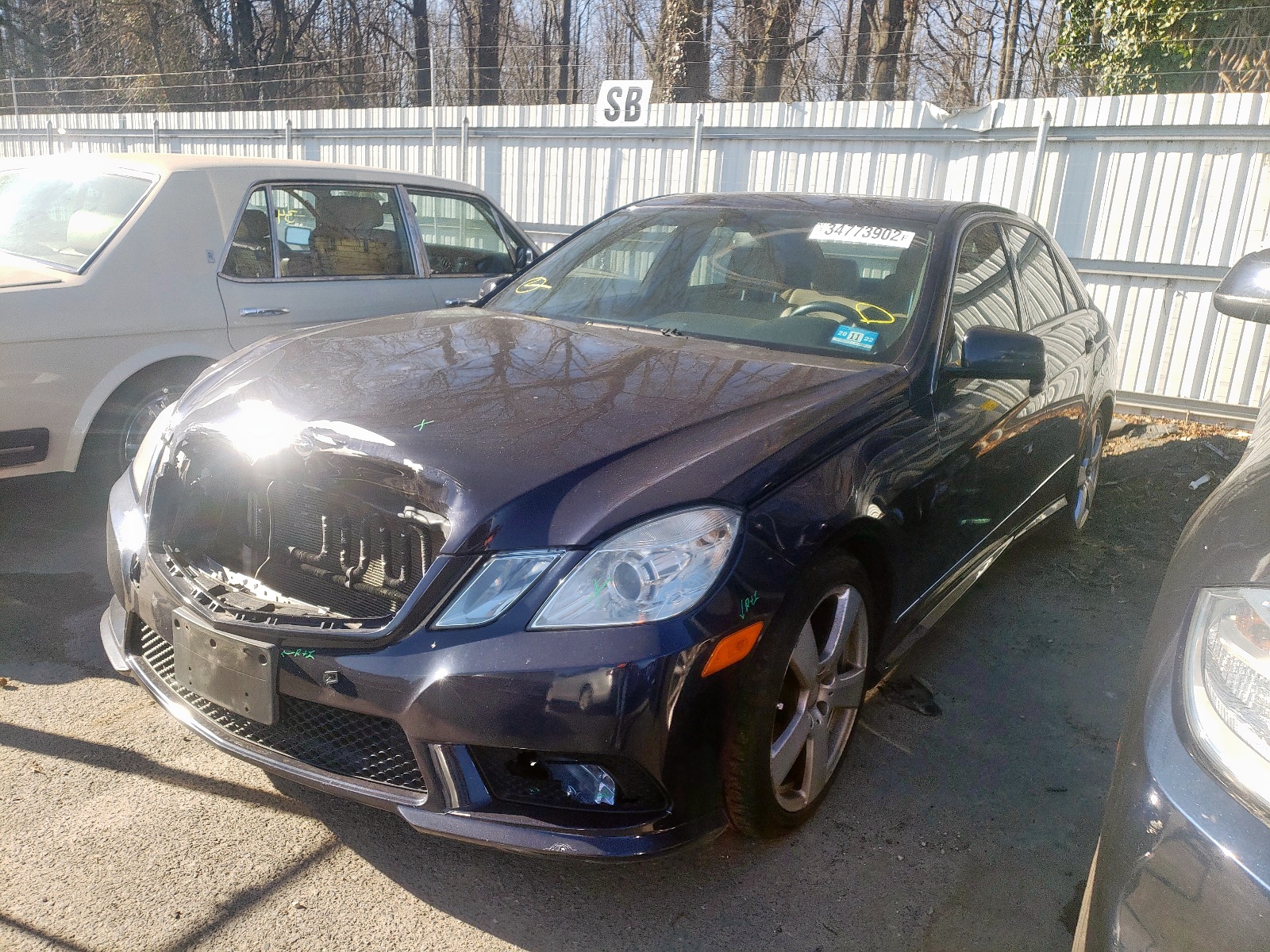 Photo 2 from auction – 2011 MERCEDES-BENZ E 350 4MAT with VIN WDDHF8HB4BA452459
