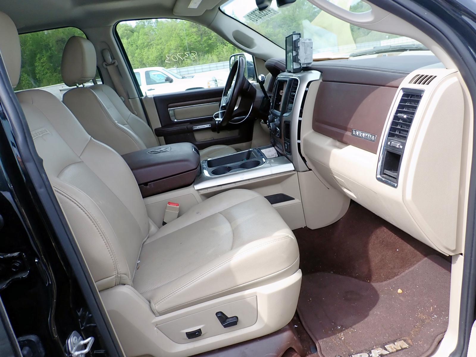 Photo 5 from auction – 2016 RAM 2500 LARAM with VIN 3C6UR5FLXGG366227