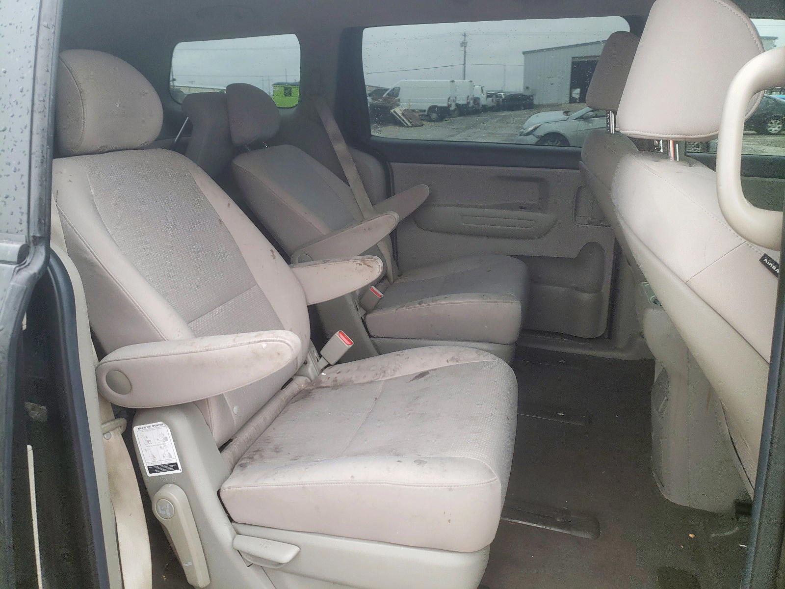 Photo 6 from auction – 2018 KIA SEDONA L with VIN KNDMA5C19J6378316