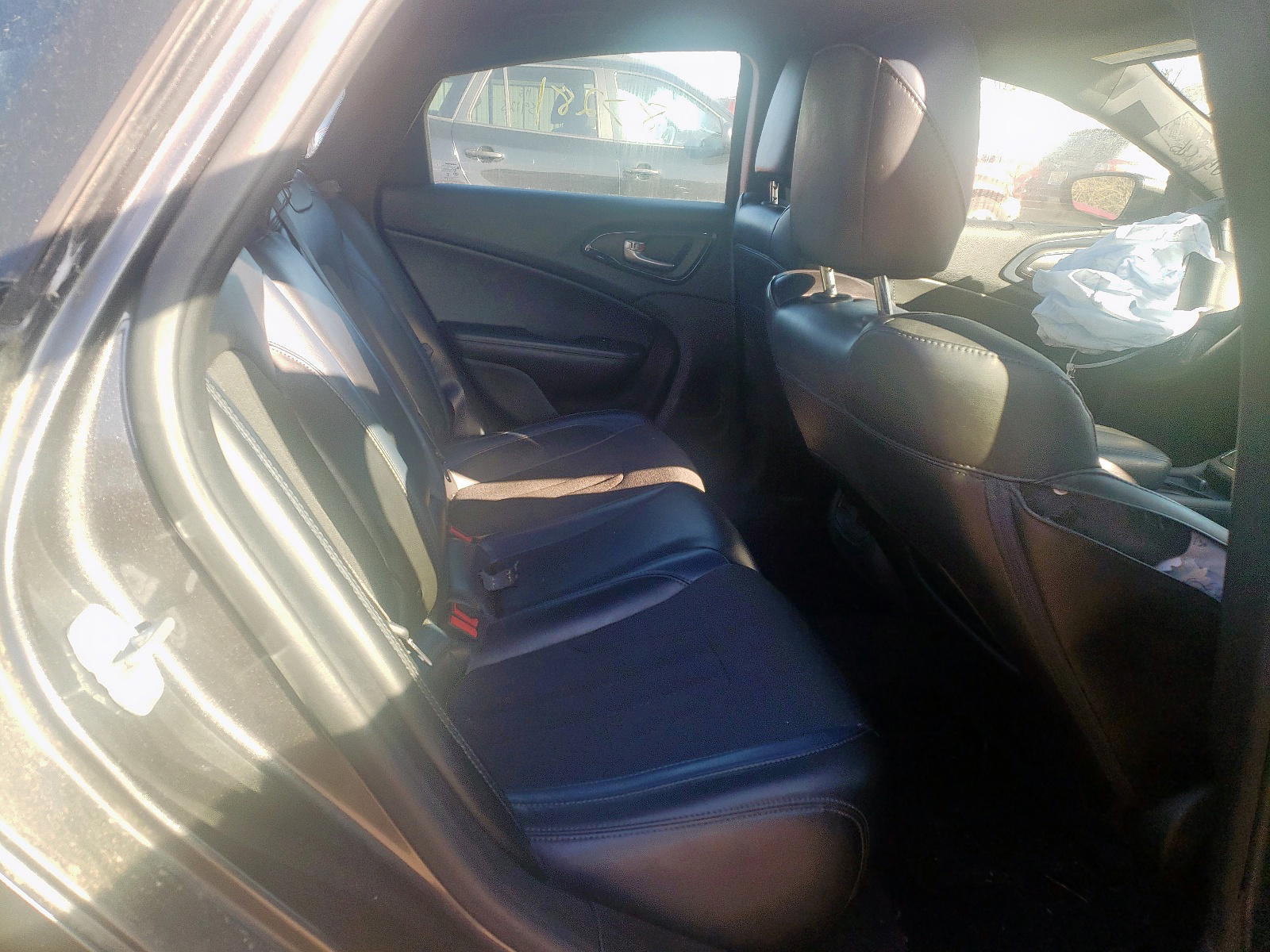 Photo 6 from auction – 2015 CHRYSLER 200 S with VIN 1C3CCCDG5FN523155