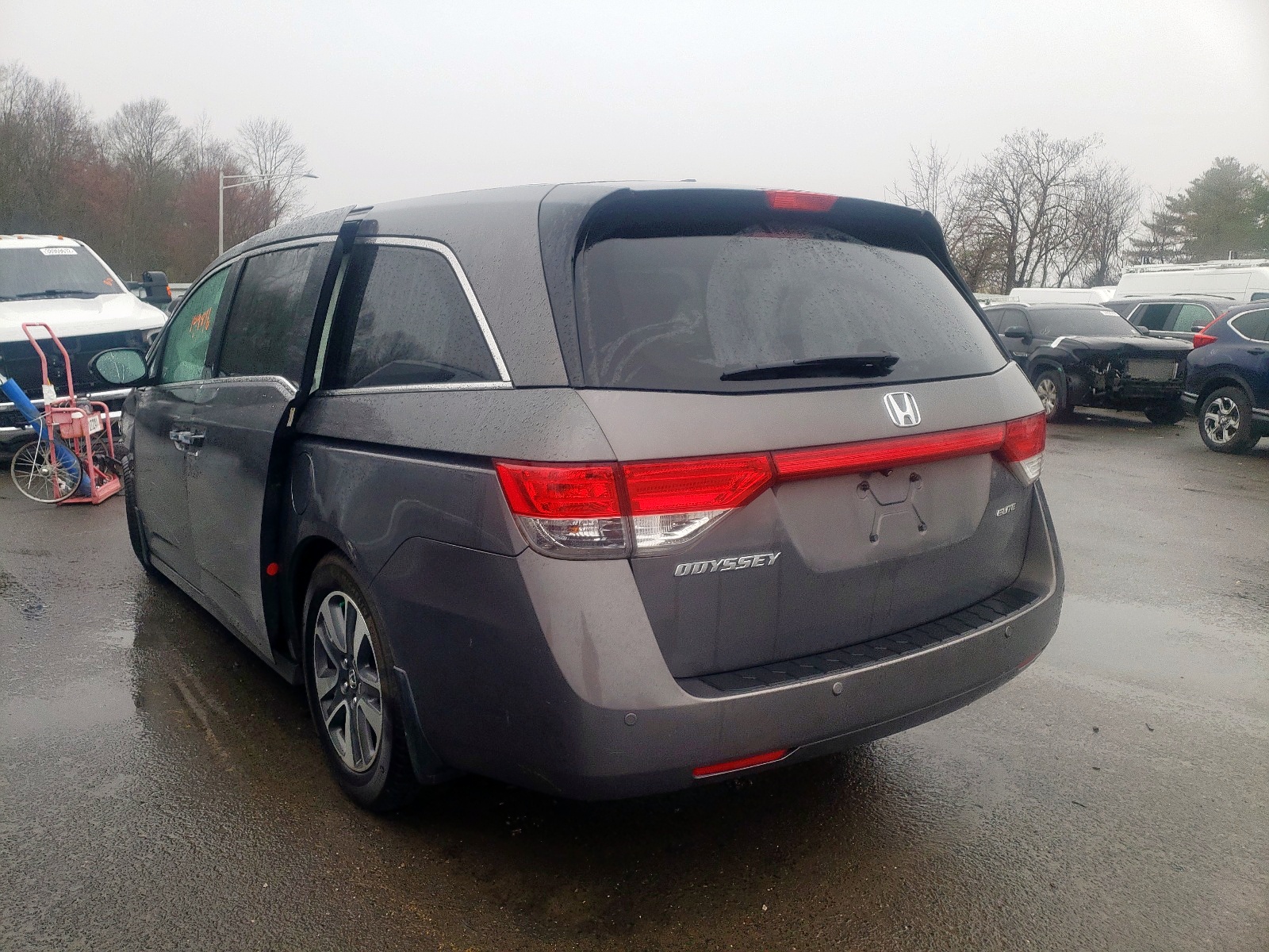 Photo 3 from auction – 2014 HONDA ODYSSEY TO with VIN 5FNRL5H91EB040143