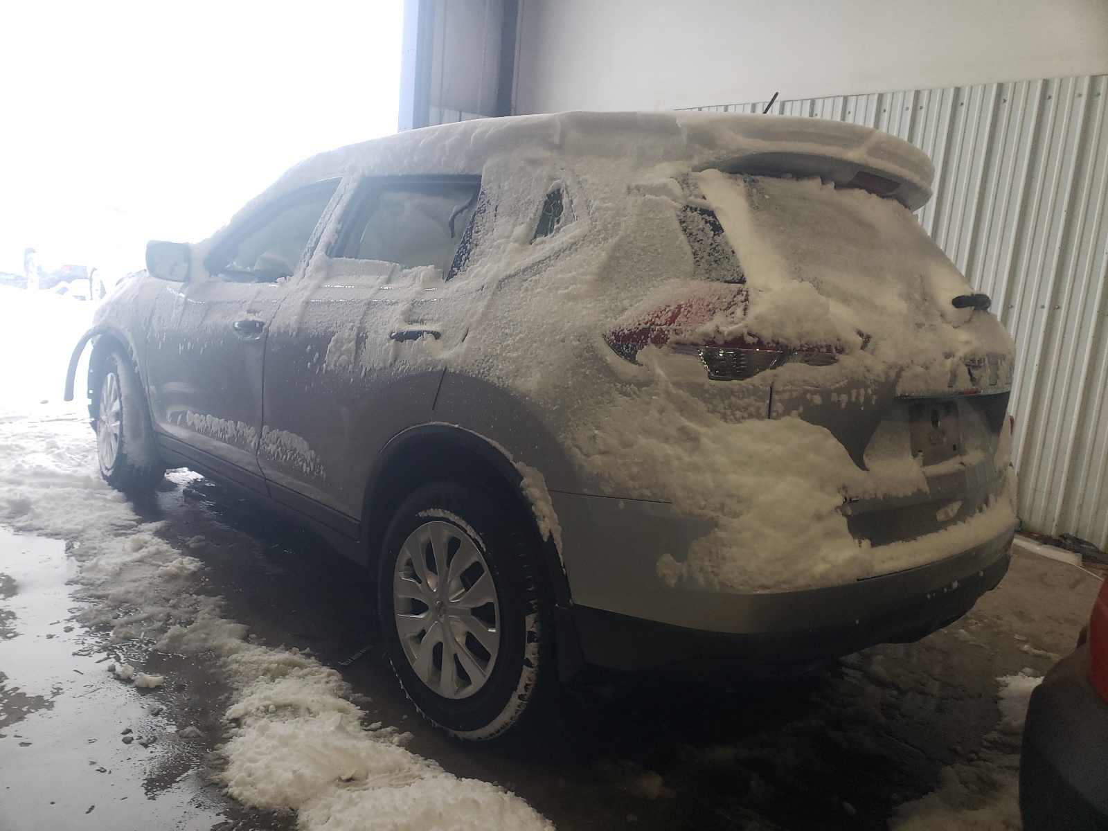 Photo 3 from auction – 2016 NISSAN ROGUE S with VIN 5N1AT2MVXGC921692
