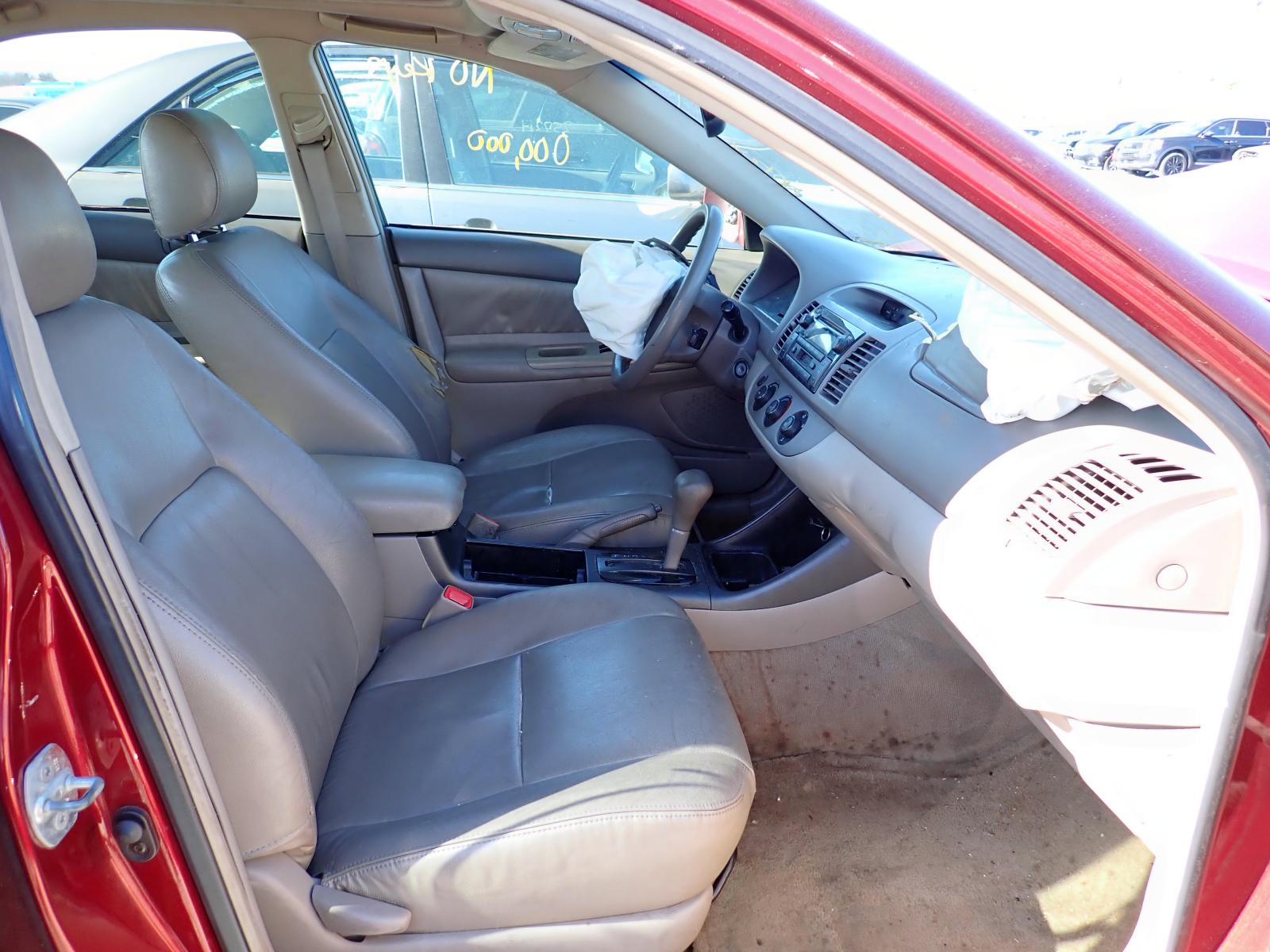 Photo 5 from auction – 2004 TOYOTA CAMRY LE with VIN 4T1BE32K14U280385