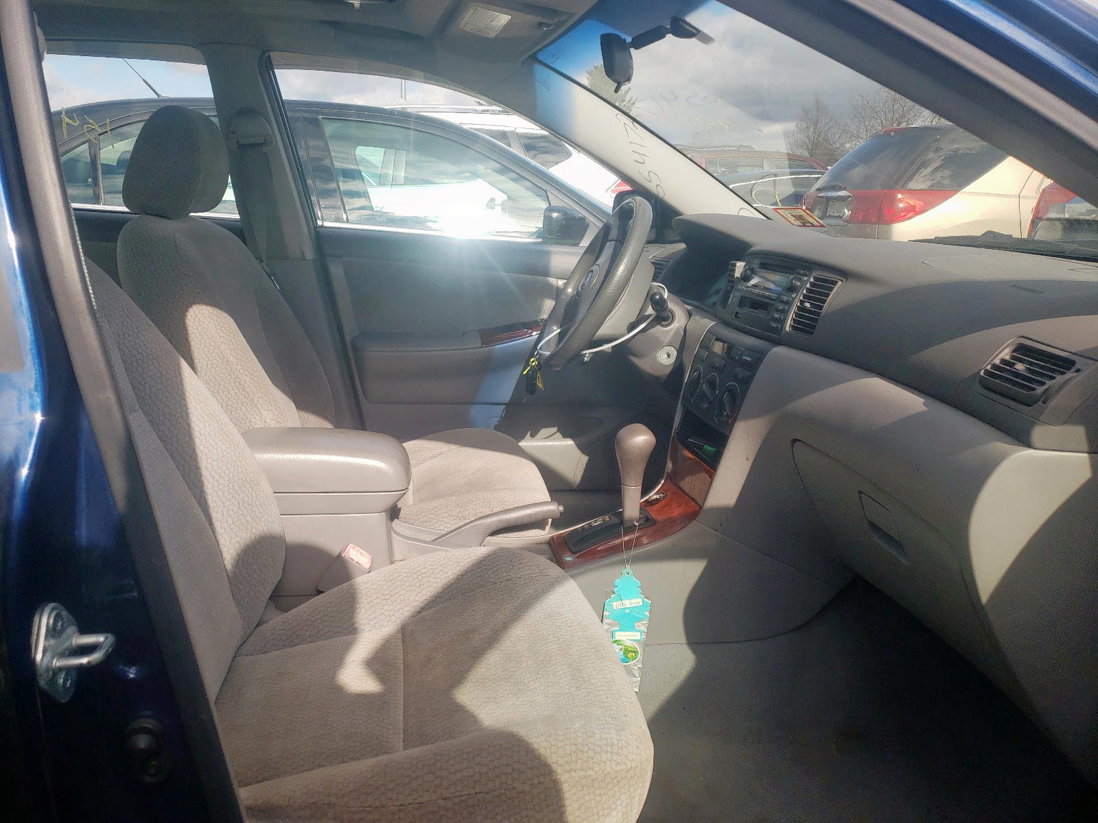 Photo 5 from auction – 2004 TOYOTA COROLLA CE with VIN 2T1BR32E14C238329