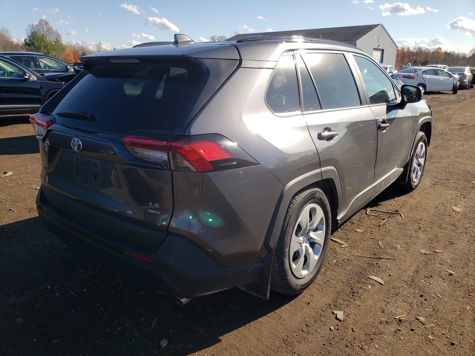 Photo 4 from auction – 2021 TOYOTA RAV4 LE with VIN 2T3F1RFV6MC224777