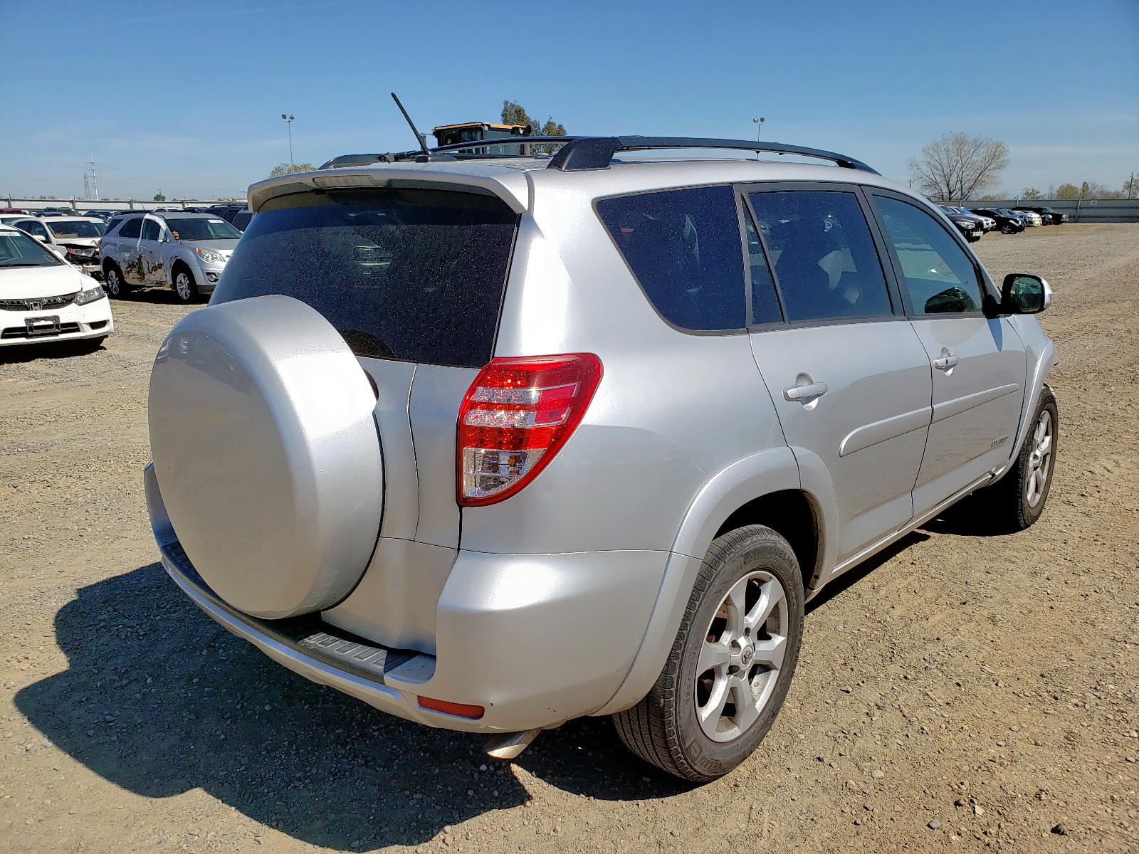 Photo 4 from auction – 2011 TOYOTA RAV4 LIMIT with VIN 2T3YK4DV4BW010250